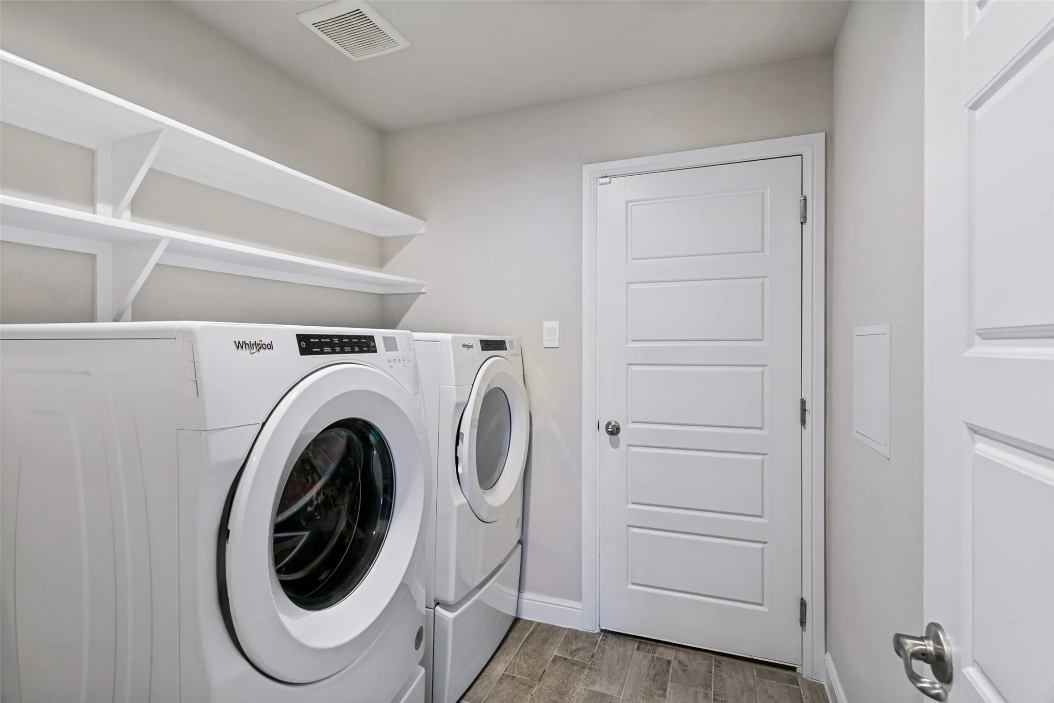 Single Family Residence For Rent in Johnson County , 1608 Central Park Drive, Alvarado, Texas 76009, 4 Bedroom, 2 Bathroom, 2 Garage spaces, 2,617 Sqft, built in 2023, mls#21377492, Real Estate Agent in Alvarado, Homes For Rent in Johnson county, Homes For Rent in Alvarado, Realtor in Alvarado Texas, Real Estate Brokerage Independent Realty Texas, Luminita Cordes Realtor