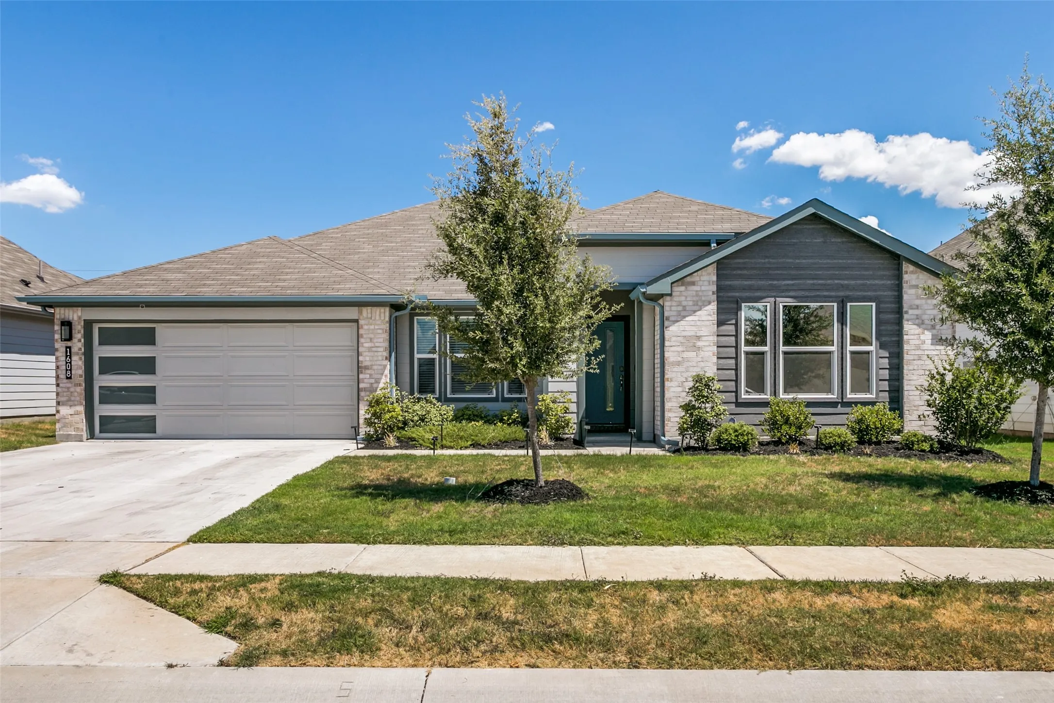 Single Family Residence For Rent in Johnson County , 1608 Central Park Drive, Alvarado, Texas 76009, 4 Bedroom, 2 Bathroom, 2 Garage spaces, 2,617 Sqft, built in 2023, mls#21377492, Real Estate Agent in Alvarado, Homes For Rent in Johnson county, Homes For Rent in Alvarado, Realtor in Alvarado Texas, Real Estate Brokerage Independent Realty Texas, Luminita Cordes Realtor