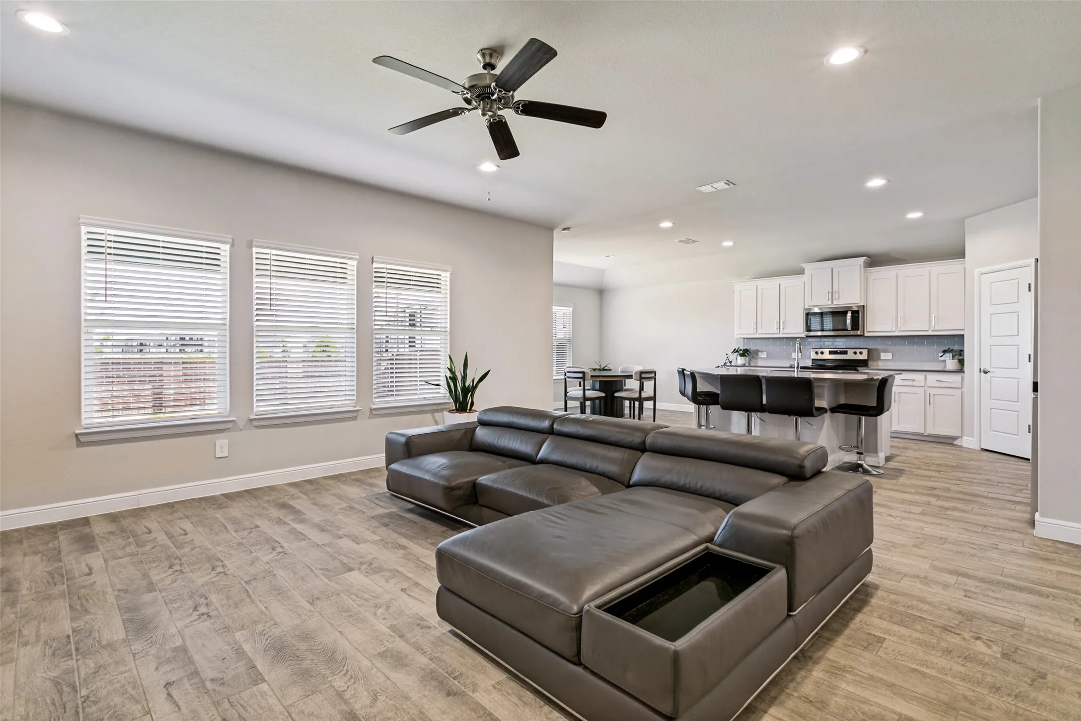 Single Family Residence For Rent in Johnson County , 1608 Central Park Drive, Alvarado, Texas 76009, 4 Bedroom, 2 Bathroom, 2 Garage spaces, 2,617 Sqft, built in 2023, mls#21377492, Real Estate Agent in Alvarado, Homes For Rent in Johnson county, Homes For Rent in Alvarado, Realtor in Alvarado Texas, Real Estate Brokerage Independent Realty Texas, Luminita Cordes Realtor