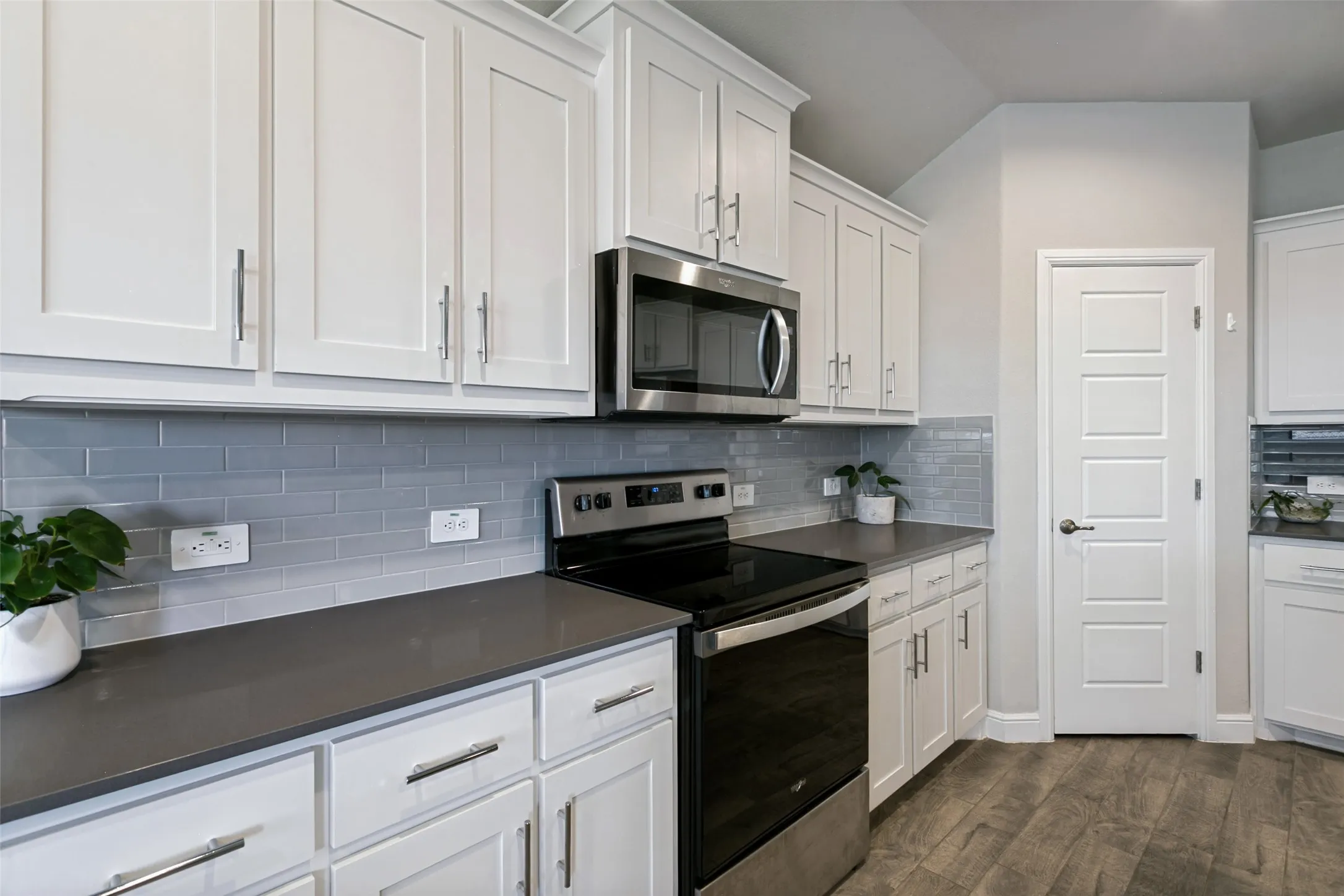 Single Family Residence For Rent in Johnson County , 1608 Central Park Drive, Alvarado, Texas 76009, 4 Bedroom, 2 Bathroom, 2 Garage spaces, 2,617 Sqft, built in 2023, mls#21377492, Real Estate Agent in Alvarado, Homes For Rent in Johnson county, Homes For Rent in Alvarado, Realtor in Alvarado Texas, Real Estate Brokerage Independent Realty Texas, Luminita Cordes Realtor