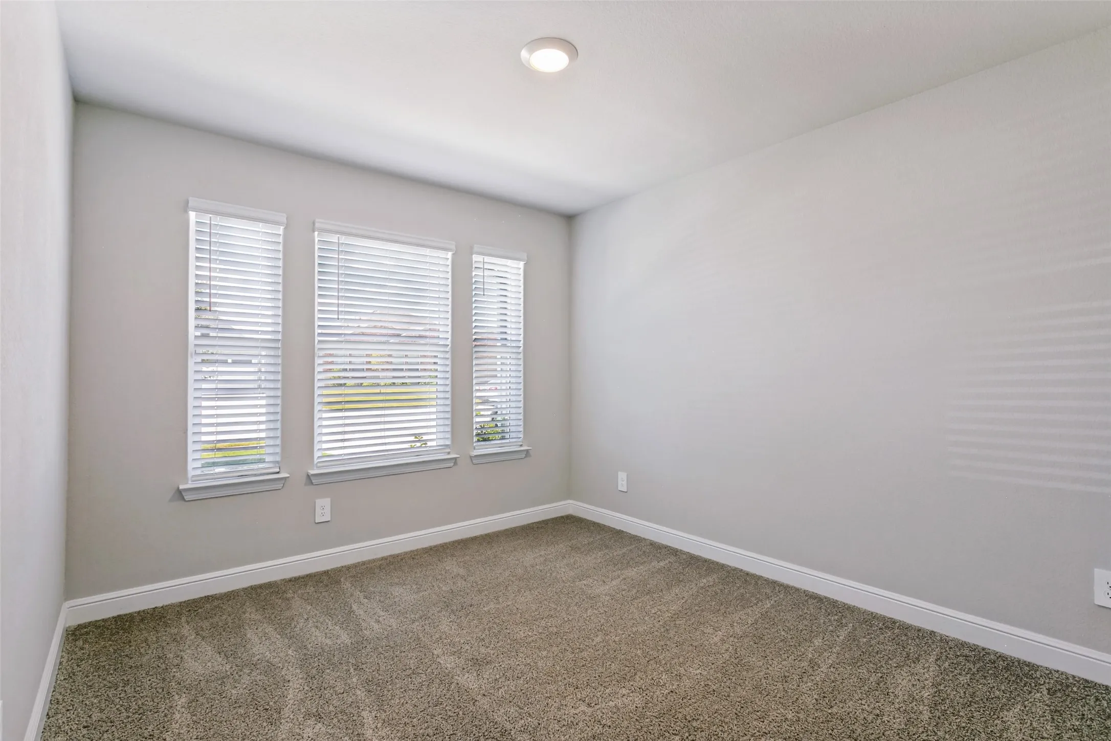 Single Family Residence For Rent in Johnson County , 1608 Central Park Drive, Alvarado, Texas 76009, 4 Bedroom, 2 Bathroom, 2 Garage spaces, 2,617 Sqft, built in 2023, mls#21377492, Real Estate Agent in Alvarado, Homes For Rent in Johnson county, Homes For Rent in Alvarado, Realtor in Alvarado Texas, Real Estate Brokerage Independent Realty Texas, Luminita Cordes Realtor