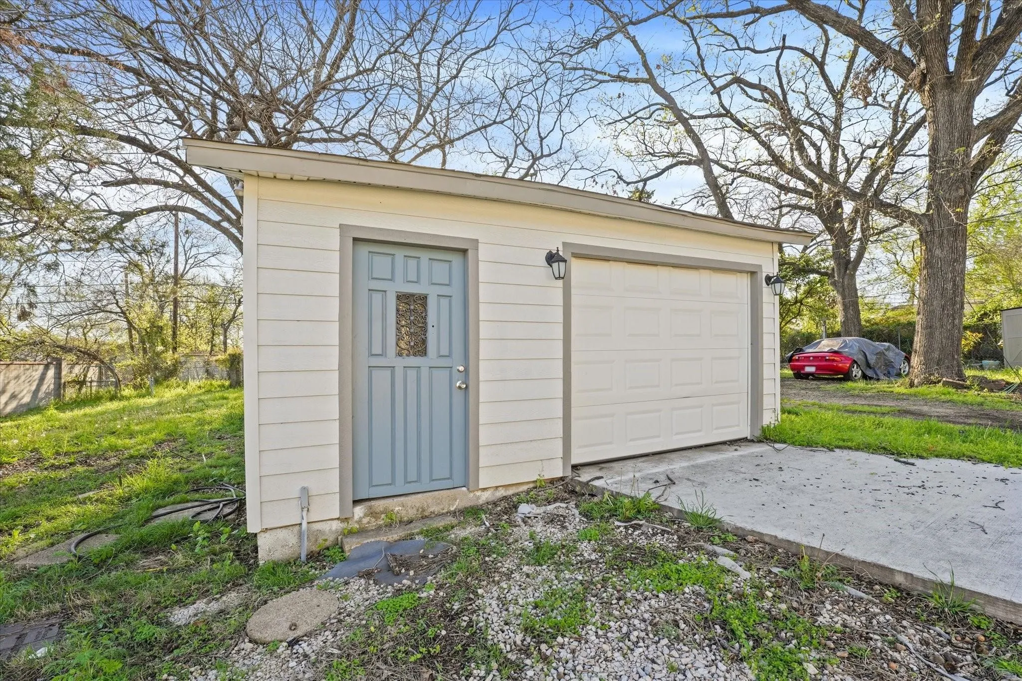 Single Family Residence For Rent in Dallas County , 1122 S Oak Cliff Boulevard, Dallas, Texas 75208, 3 Bedroom, 2 Bathroom, 1 Garage spaces, 1,107 Sqft, built in 1938, mls#21376842, Real Estate Agent in Dallas, Homes For Rent in Dallas county, Homes For Rent in Dallas, Realtor in Dallas Texas, Real Estate Brokerage Independent Realty Texas, Luminita Cordes Realtor