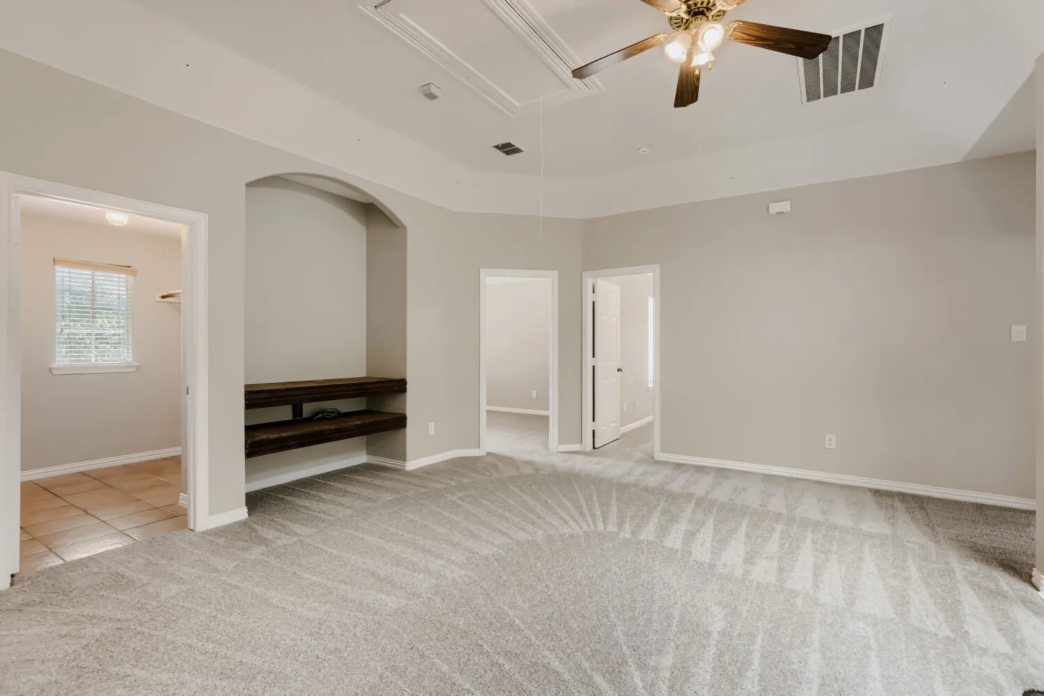 Single Family Residence For Sale in Dallas County , 1343 Valley Vista Drive, Irving, Texas 75063, 4 Bedroom, 3 Bathroom, 2 Garage spaces, 2,997 Sqft, built in 2006, mls#21378667, Real Estate Agent in Irving, Homes For Sale in Dallas county, Homes For Sale in Irving, Realtor in Irving Texas, Real Estate Brokerage Independent Realty Texas, Luminita Cordes Realtor