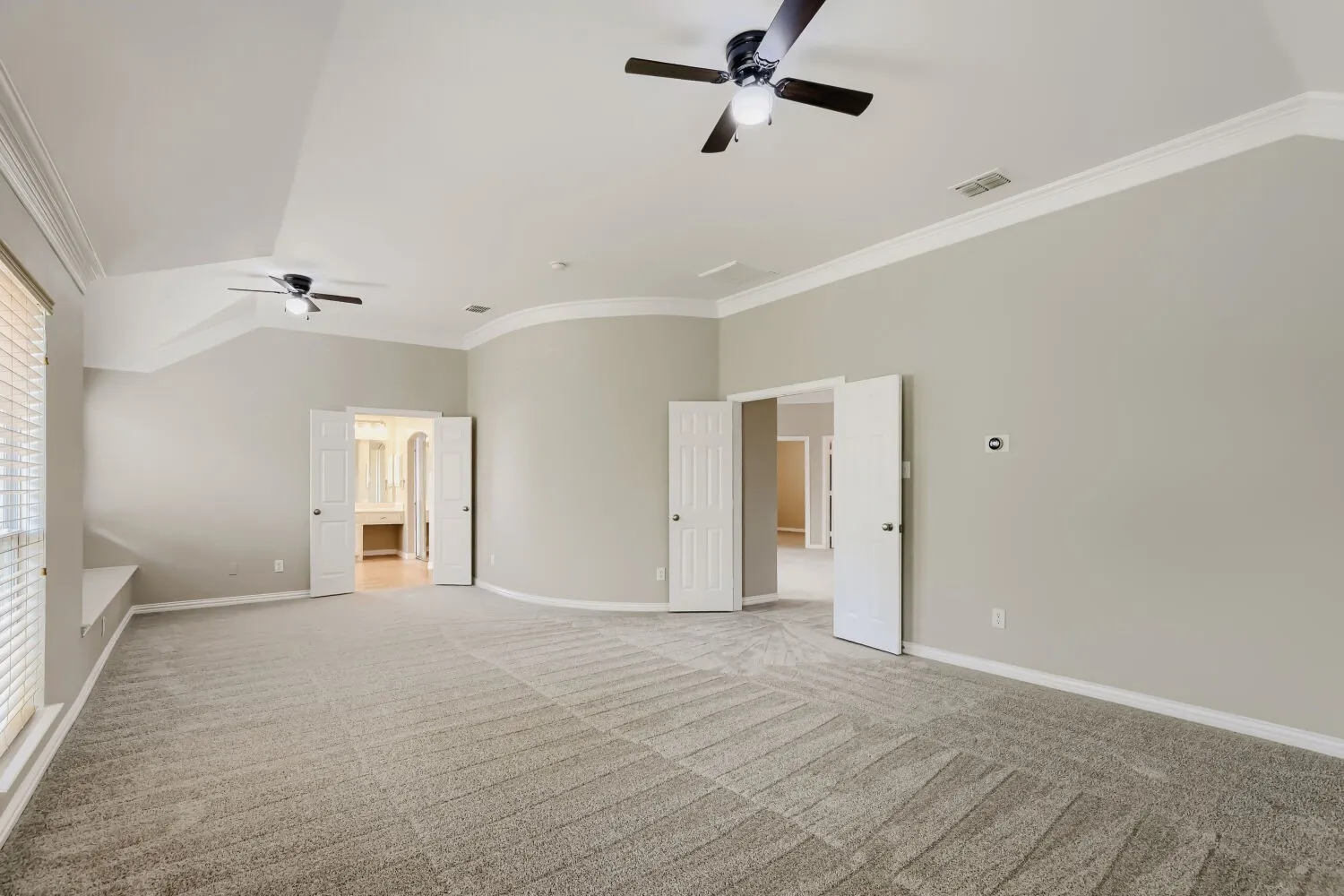 Single Family Residence For Sale in Dallas County , 1343 Valley Vista Drive, Irving, Texas 75063, 4 Bedroom, 3 Bathroom, 2 Garage spaces, 2,997 Sqft, built in 2006, mls#21378667, Real Estate Agent in Irving, Homes For Sale in Dallas county, Homes For Sale in Irving, Realtor in Irving Texas, Real Estate Brokerage Independent Realty Texas, Luminita Cordes Realtor