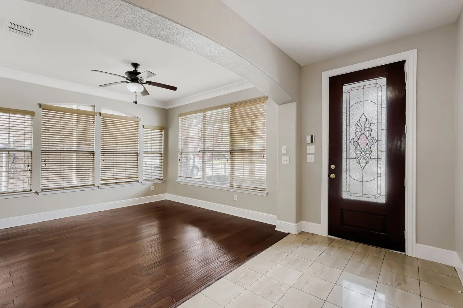 Single Family Residence For Sale in Dallas County , 1343 Valley Vista Drive, Irving, Texas 75063, 4 Bedroom, 3 Bathroom, 2 Garage spaces, 2,997 Sqft, built in 2006, mls#21378667, Real Estate Agent in Irving, Homes For Sale in Dallas county, Homes For Sale in Irving, Realtor in Irving Texas, Real Estate Brokerage Independent Realty Texas, Luminita Cordes Realtor