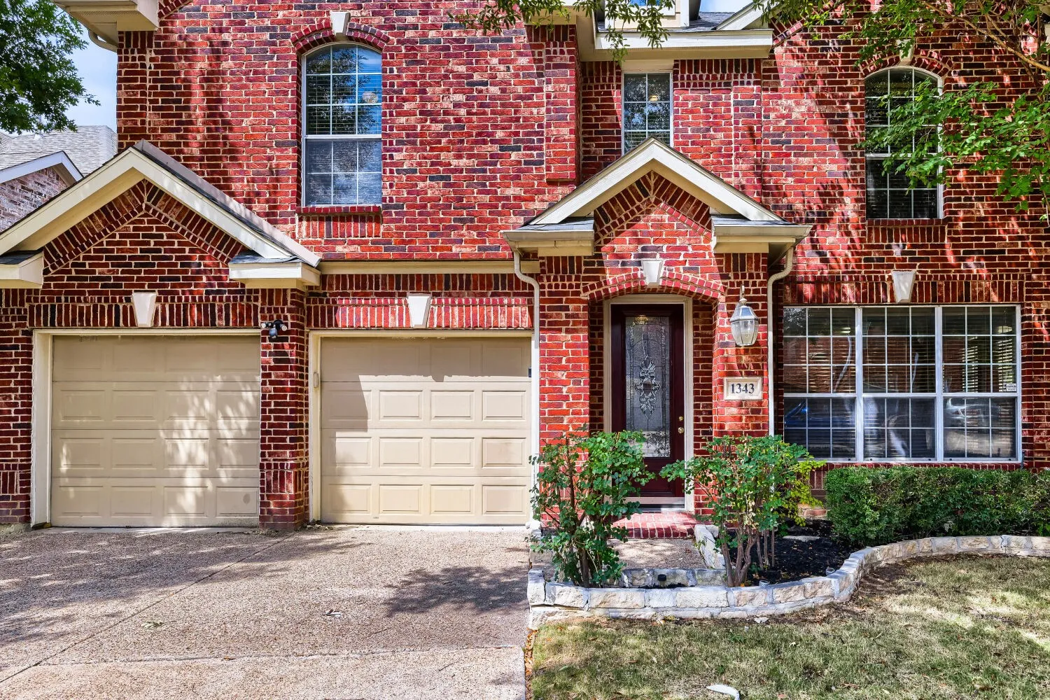 Single Family Residence For Sale in Dallas County , 1343 Valley Vista Drive, Irving, Texas 75063, 4 Bedroom, 3 Bathroom, 2 Garage spaces, 2,997 Sqft, built in 2006, mls#21378667, Real Estate Agent in Irving, Homes For Sale in Dallas county, Homes For Sale in Irving, Realtor in Irving Texas, Real Estate Brokerage Independent Realty Texas, Luminita Cordes Realtor