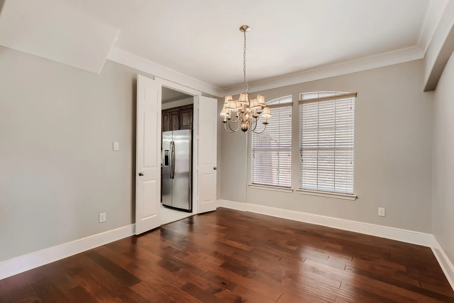 Single Family Residence For Sale in Dallas County , 1343 Valley Vista Drive, Irving, Texas 75063, 4 Bedroom, 3 Bathroom, 2 Garage spaces, 2,997 Sqft, built in 2006, mls#21378667, Real Estate Agent in Irving, Homes For Sale in Dallas county, Homes For Sale in Irving, Realtor in Irving Texas, Real Estate Brokerage Independent Realty Texas, Luminita Cordes Realtor