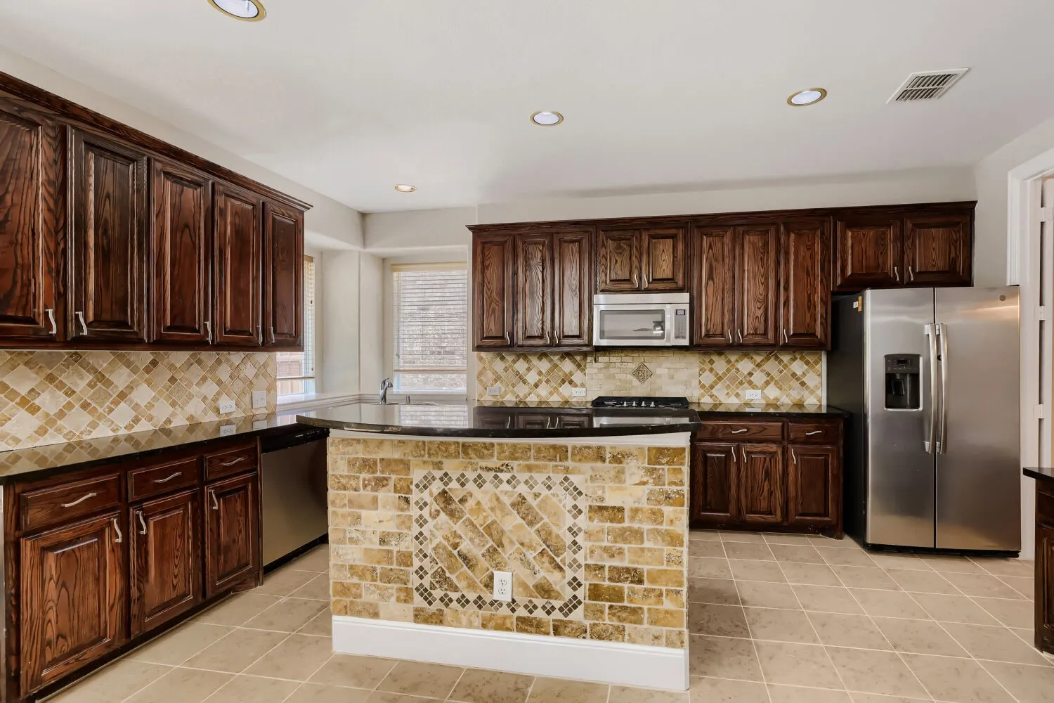 Single Family Residence For Sale in Dallas County , 1343 Valley Vista Drive, Irving, Texas 75063, 4 Bedroom, 3 Bathroom, 2 Garage spaces, 2,997 Sqft, built in 2006, mls#21378667, Real Estate Agent in Irving, Homes For Sale in Dallas county, Homes For Sale in Irving, Realtor in Irving Texas, Real Estate Brokerage Independent Realty Texas, Luminita Cordes Realtor
