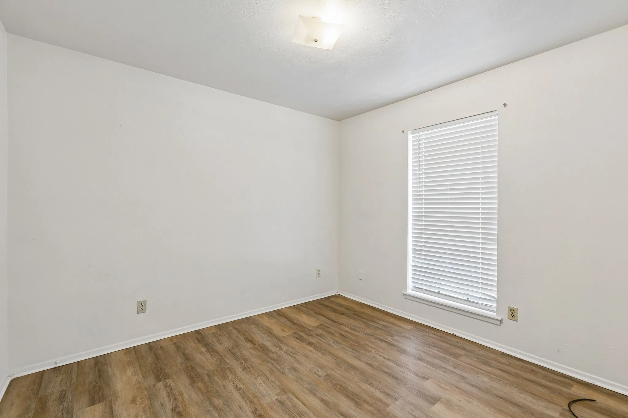 Duplex For Rent in Dallas County , 1823 Randolph Drive, Garland, Texas 75041, 2 Bedroom, 1 Bathroom, Garage spaces, 847 Sqft, built in 1980, mls#21336301, Real Estate Agent in Garland, Homes For Rent in Dallas county, Homes For Rent in Garland, Realtor in Garland Texas, Real Estate Brokerage Independent Realty Texas, Luminita Cordes Realtor