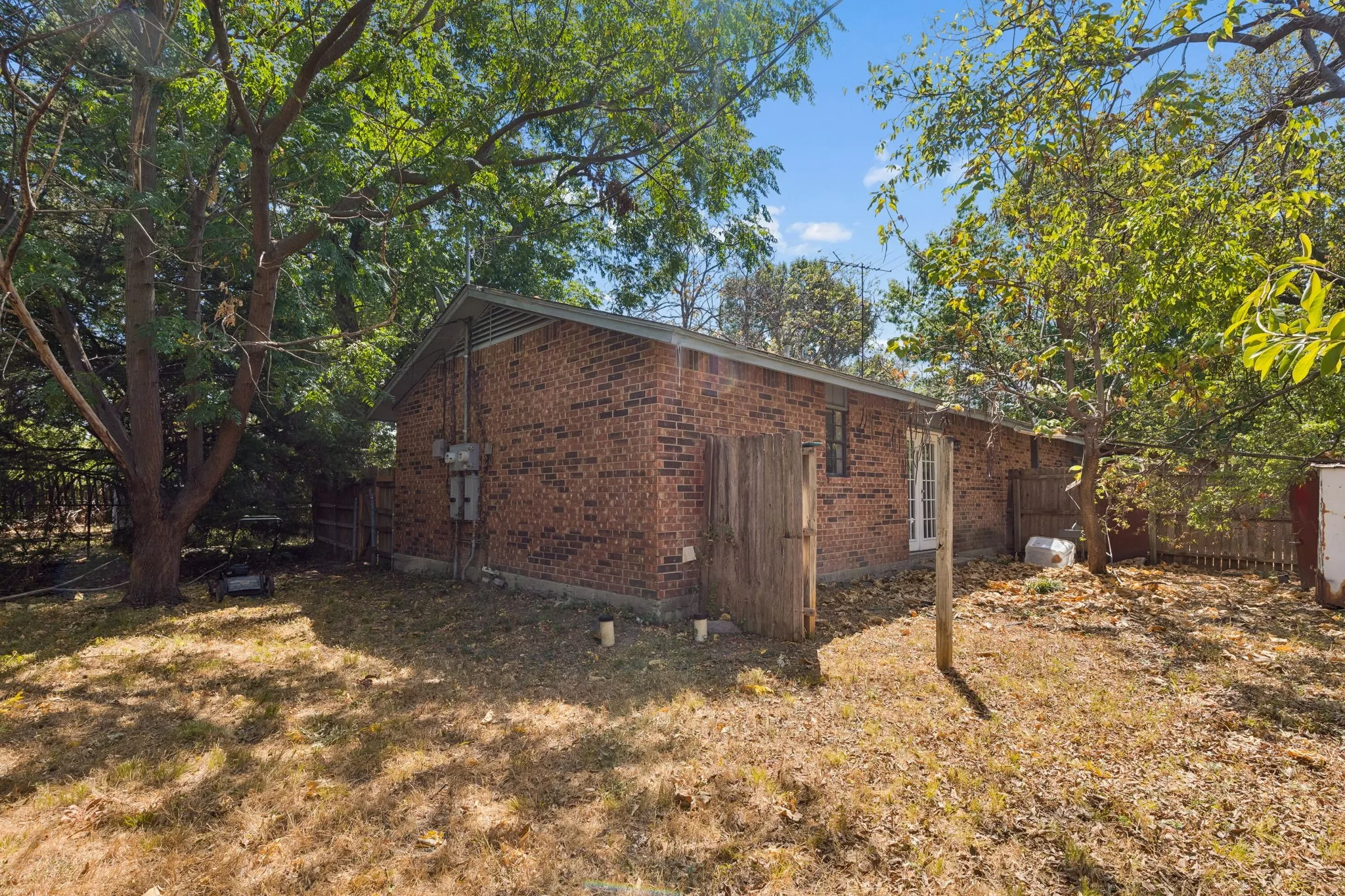 Duplex For Rent in Dallas County , 1823 Randolph Drive, Garland, Texas 75041, 2 Bedroom, 1 Bathroom, Garage spaces, 847 Sqft, built in 1980, mls#21336301, Real Estate Agent in Garland, Homes For Rent in Dallas county, Homes For Rent in Garland, Realtor in Garland Texas, Real Estate Brokerage Independent Realty Texas, Luminita Cordes Realtor