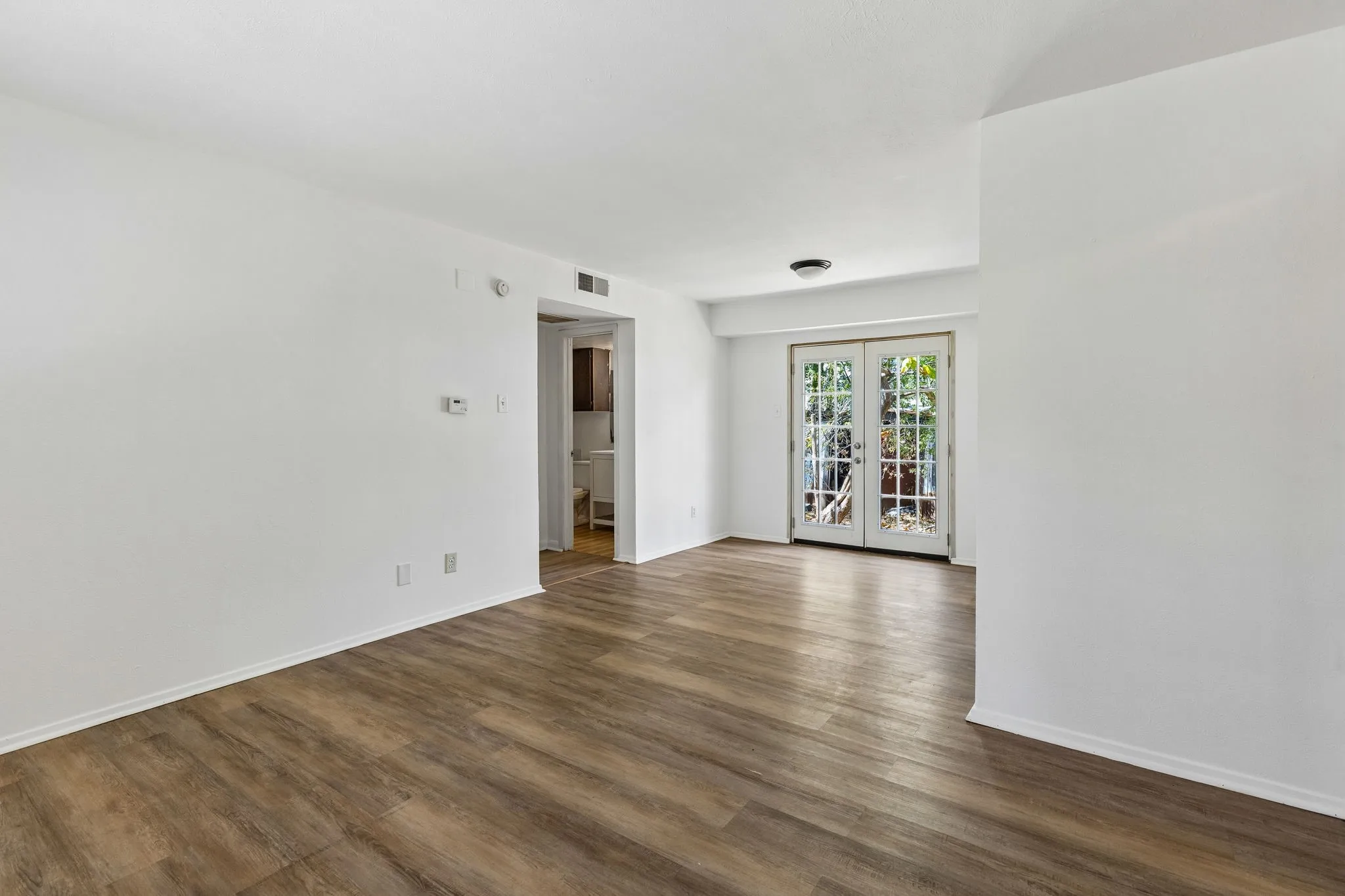 Duplex For Rent in Dallas County , 1823 Randolph Drive, Garland, Texas 75041, 2 Bedroom, 1 Bathroom, Garage spaces, 847 Sqft, built in 1980, mls#21336301, Real Estate Agent in Garland, Homes For Rent in Dallas county, Homes For Rent in Garland, Realtor in Garland Texas, Real Estate Brokerage Independent Realty Texas, Luminita Cordes Realtor