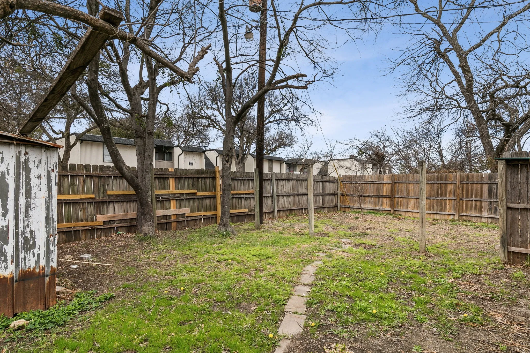 Duplex For Rent in Dallas County , 1823 Randolph Drive, Garland, Texas 75041, 2 Bedroom, 1 Bathroom, Garage spaces, 847 Sqft, built in 1980, mls#21336301, Real Estate Agent in Garland, Homes For Rent in Dallas county, Homes For Rent in Garland, Realtor in Garland Texas, Real Estate Brokerage Independent Realty Texas, Luminita Cordes Realtor