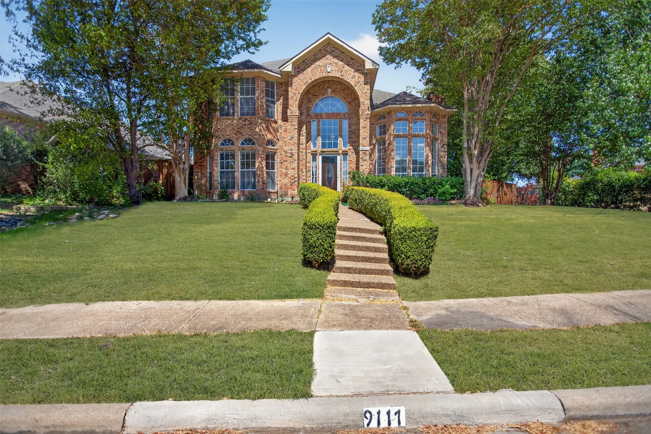 Single Family Residence For Sale in Rockwall County , 9117 Lakepointe Avenue, Rowlett, Texas 75088, 3 Bedroom, 3 Bathroom, 2 Garage spaces, 2,152 Sqft, built in 1990, mls#21379421, Real Estate Agent in Rowlett, Homes For Sale in Rockwall county, Homes For Sale in Rowlett, Realtor in Rowlett Texas, Real Estate Brokerage Independent Realty Texas, Luminita Cordes Realtor