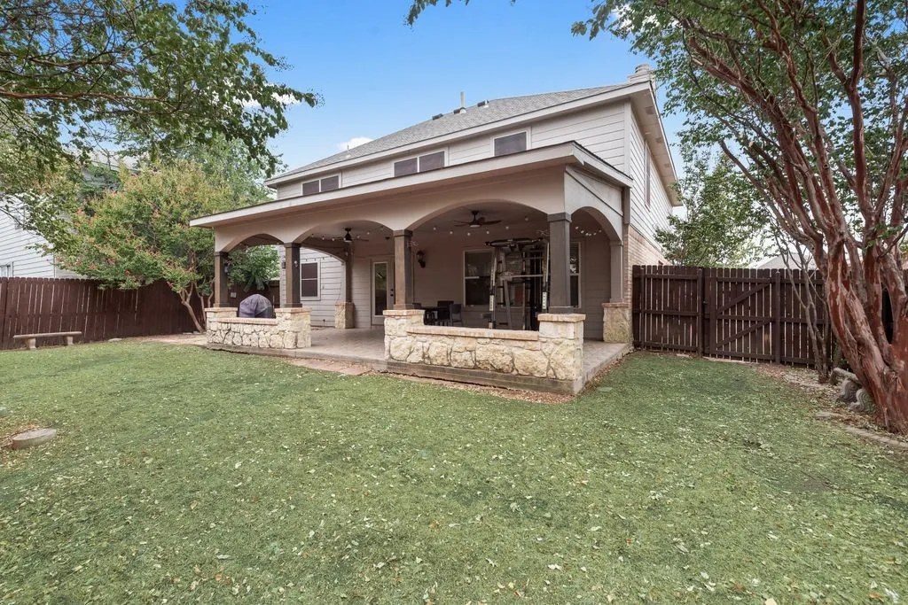 Single Family Residence For Sale in Tarrant County , 7602 Stanhope Lane, Arlington, Texas 76001, 4 Bedroom, 3 Bathroom, 2 Garage spaces, 2,209 Sqft, built in 2001, mls#21379098, Real Estate Agent in Arlington, Homes For Sale in Tarrant county, Homes For Sale in Arlington, Realtor in Arlington Texas, Real Estate Brokerage Independent Realty Texas, Luminita Cordes Realtor