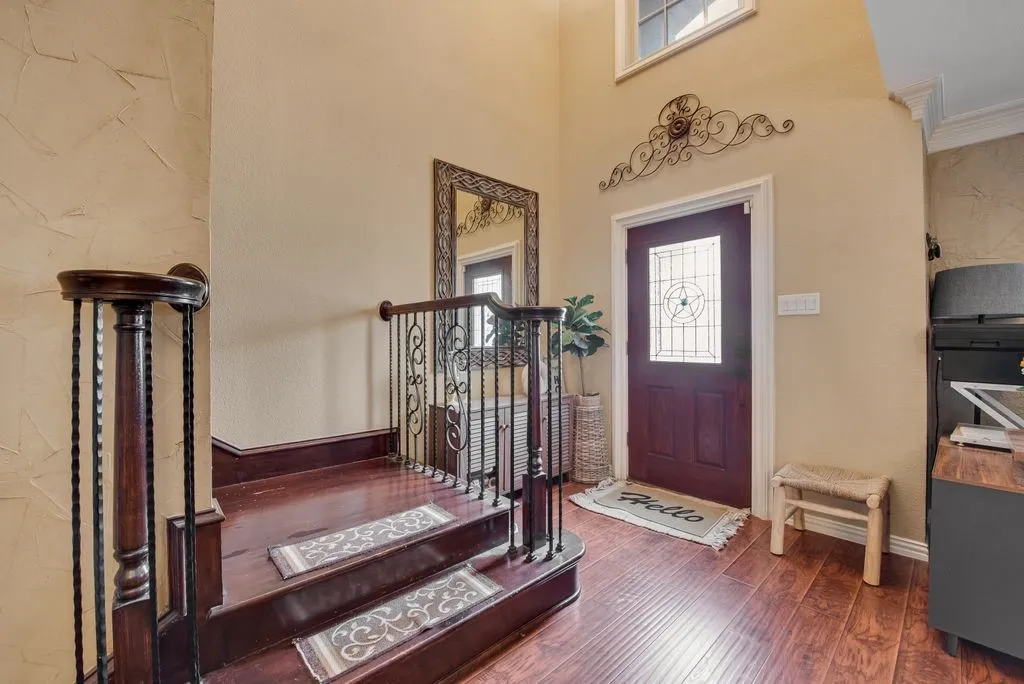 Single Family Residence For Sale in Tarrant County , 7602 Stanhope Lane, Arlington, Texas 76001, 4 Bedroom, 3 Bathroom, 2 Garage spaces, 2,209 Sqft, built in 2001, mls#21379098, Real Estate Agent in Arlington, Homes For Sale in Tarrant county, Homes For Sale in Arlington, Realtor in Arlington Texas, Real Estate Brokerage Independent Realty Texas, Luminita Cordes Realtor
