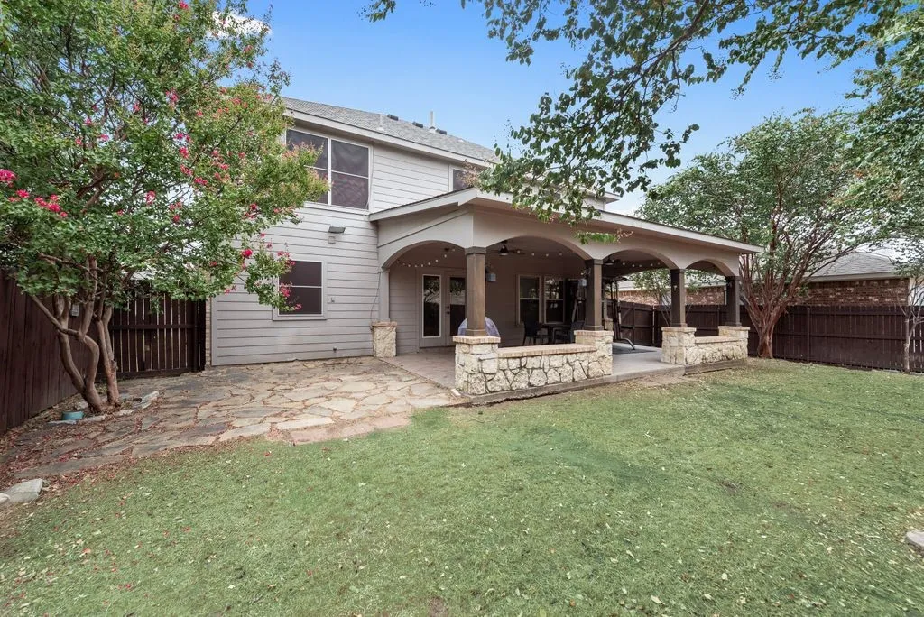 Single Family Residence For Sale in Tarrant County , 7602 Stanhope Lane, Arlington, Texas 76001, 4 Bedroom, 3 Bathroom, 2 Garage spaces, 2,209 Sqft, built in 2001, mls#21379098, Real Estate Agent in Arlington, Homes For Sale in Tarrant county, Homes For Sale in Arlington, Realtor in Arlington Texas, Real Estate Brokerage Independent Realty Texas, Luminita Cordes Realtor
