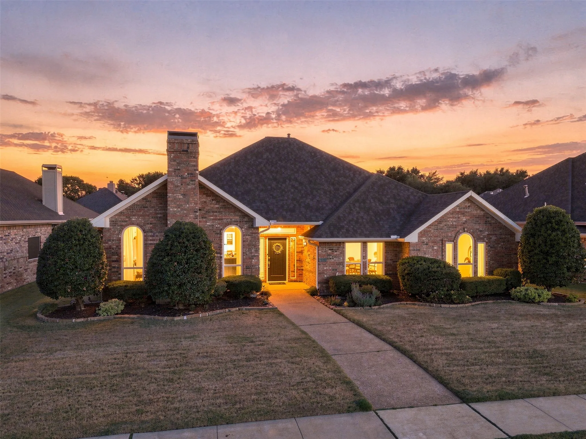 Single Family Residence For Sale in Collin County , 2416 Redfield Drive, Plano, Texas 75025, 4 Bedroom, 3 Bathroom, 2 Garage spaces, 2,326 Sqft, built in 1987, mls#21379400, Real Estate Agent in Plano, Homes For Sale in Collin county, Homes For Sale in Plano, Realtor in Plano Texas, Real Estate Brokerage Independent Realty Texas, Luminita Cordes Realtor