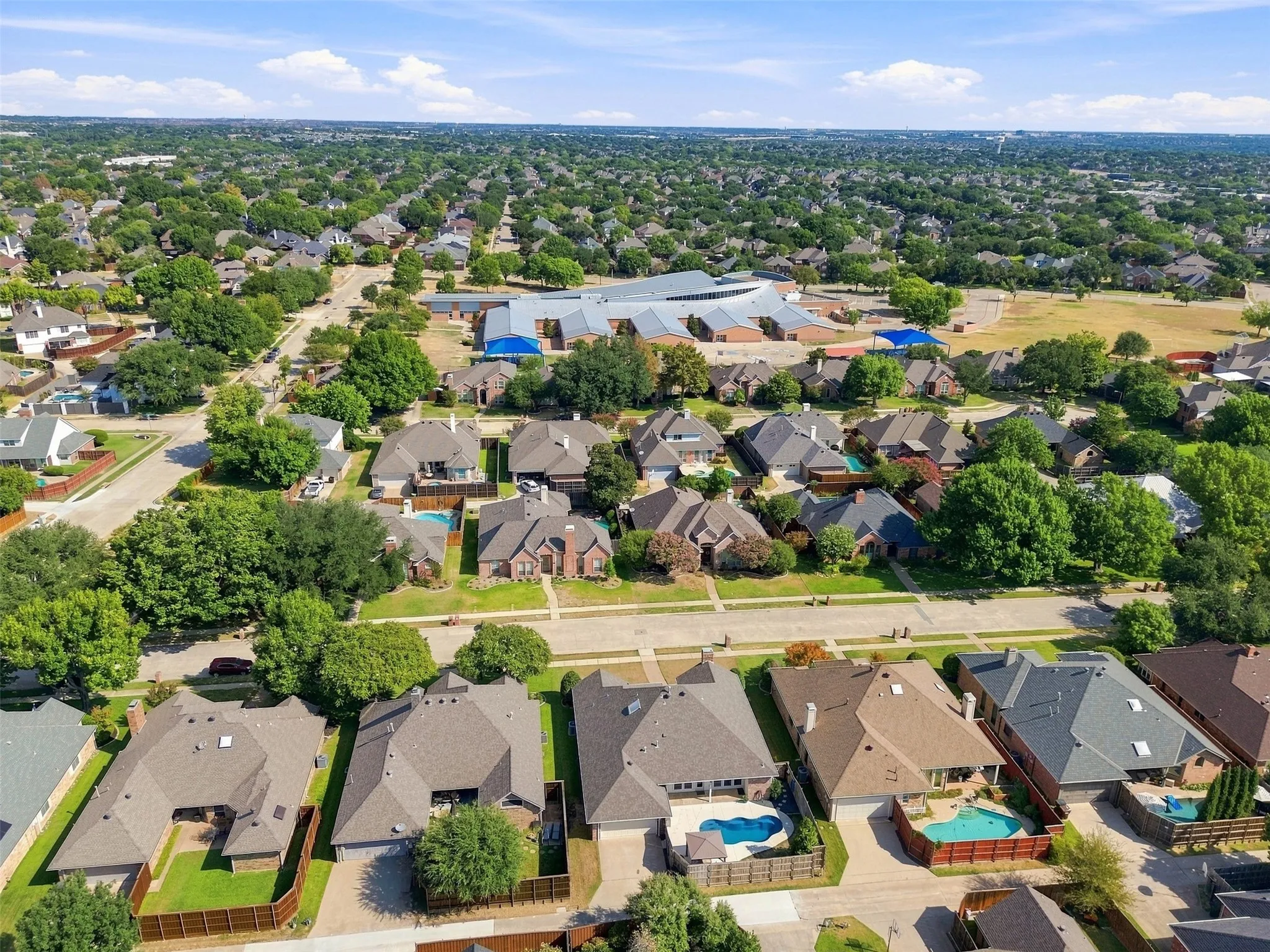 Single Family Residence For Sale in Collin County , 2416 Redfield Drive, Plano, Texas 75025, 4 Bedroom, 3 Bathroom, 2 Garage spaces, 2,326 Sqft, built in 1987, mls#21379400, Real Estate Agent in Plano, Homes For Sale in Collin county, Homes For Sale in Plano, Realtor in Plano Texas, Real Estate Brokerage Independent Realty Texas, Luminita Cordes Realtor