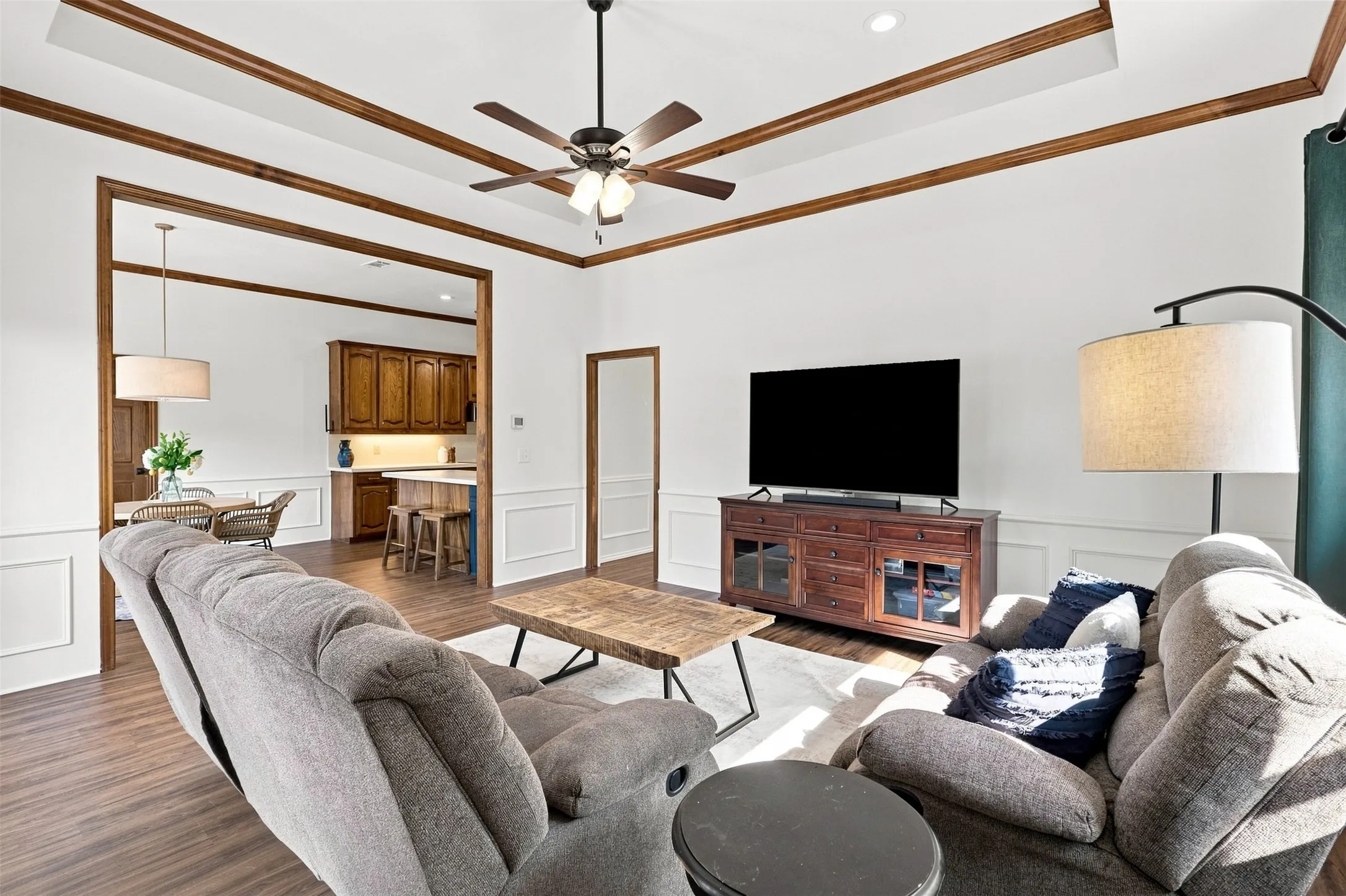 Single Family Residence For Sale in Collin County , 2416 Redfield Drive, Plano, Texas 75025, 4 Bedroom, 3 Bathroom, 2 Garage spaces, 2,326 Sqft, built in 1987, mls#21379400, Real Estate Agent in Plano, Homes For Sale in Collin county, Homes For Sale in Plano, Realtor in Plano Texas, Real Estate Brokerage Independent Realty Texas, Luminita Cordes Realtor