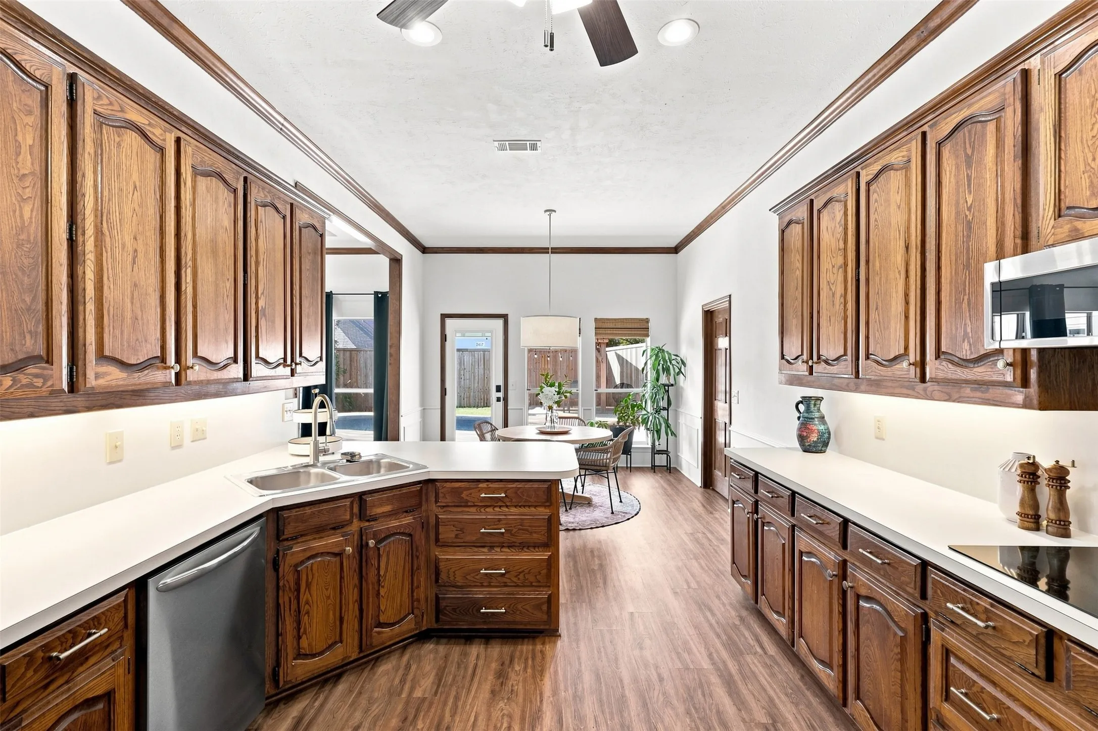 Single Family Residence For Sale in Collin County , 2416 Redfield Drive, Plano, Texas 75025, 4 Bedroom, 3 Bathroom, 2 Garage spaces, 2,326 Sqft, built in 1987, mls#21379400, Real Estate Agent in Plano, Homes For Sale in Collin county, Homes For Sale in Plano, Realtor in Plano Texas, Real Estate Brokerage Independent Realty Texas, Luminita Cordes Realtor