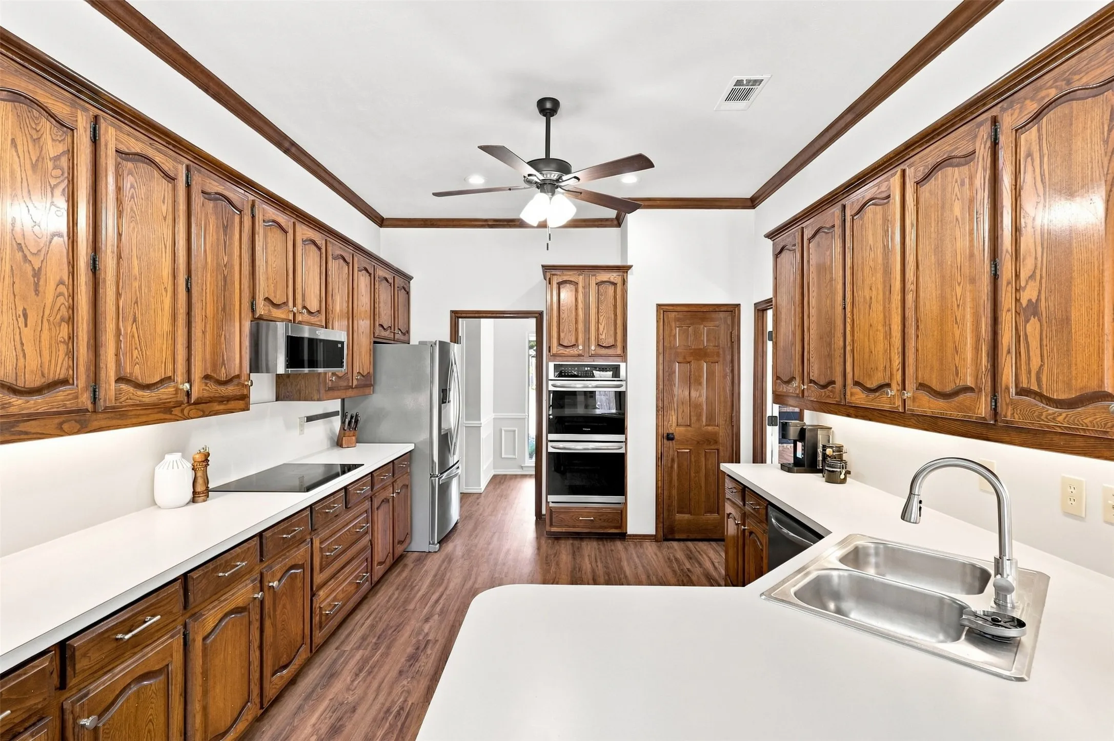 Single Family Residence For Sale in Collin County , 2416 Redfield Drive, Plano, Texas 75025, 4 Bedroom, 3 Bathroom, 2 Garage spaces, 2,326 Sqft, built in 1987, mls#21379400, Real Estate Agent in Plano, Homes For Sale in Collin county, Homes For Sale in Plano, Realtor in Plano Texas, Real Estate Brokerage Independent Realty Texas, Luminita Cordes Realtor