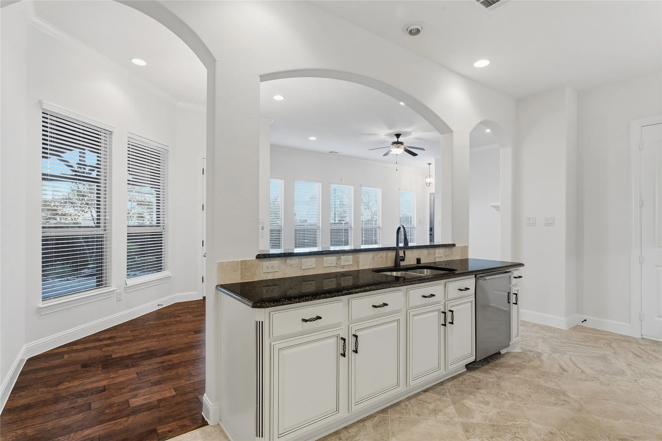 Single Family Residence For Sale in Denton County , 688 Kimblewick Drive, Frisco, Texas 75036, 3 Bedroom, 2 Bathroom, 2 Garage spaces, 1,909 Sqft, built in 2015, mls#21317279, Real Estate Agent in Frisco, Homes For Sale in Denton county, Homes For Sale in Frisco, Realtor in Frisco Texas, Real Estate Brokerage Independent Realty Texas, Luminita Cordes Realtor