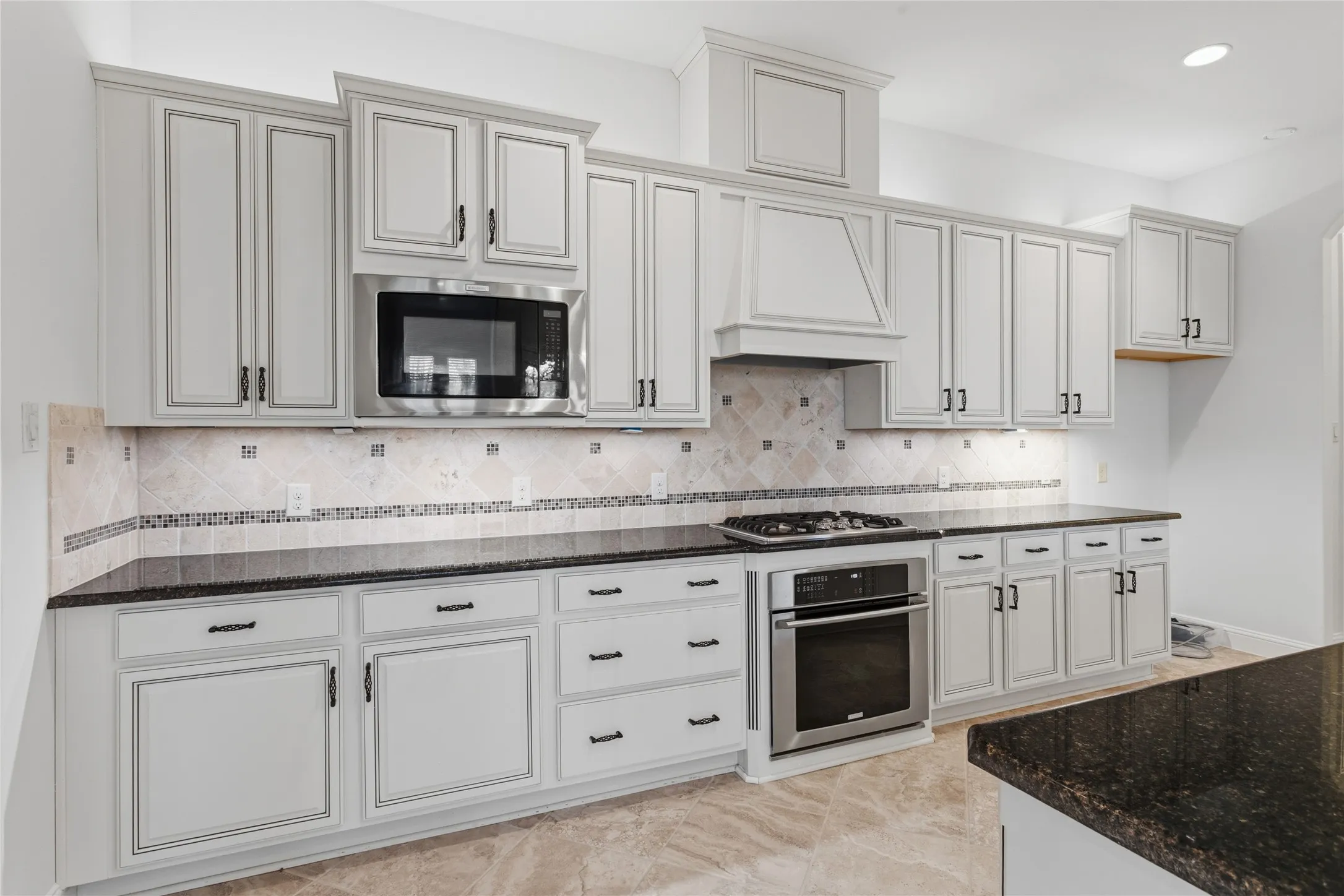 Single Family Residence For Sale in Denton County , 688 Kimblewick Drive, Frisco, Texas 75036, 3 Bedroom, 2 Bathroom, 2 Garage spaces, 1,909 Sqft, built in 2015, mls#21317279, Real Estate Agent in Frisco, Homes For Sale in Denton county, Homes For Sale in Frisco, Realtor in Frisco Texas, Real Estate Brokerage Independent Realty Texas, Luminita Cordes Realtor