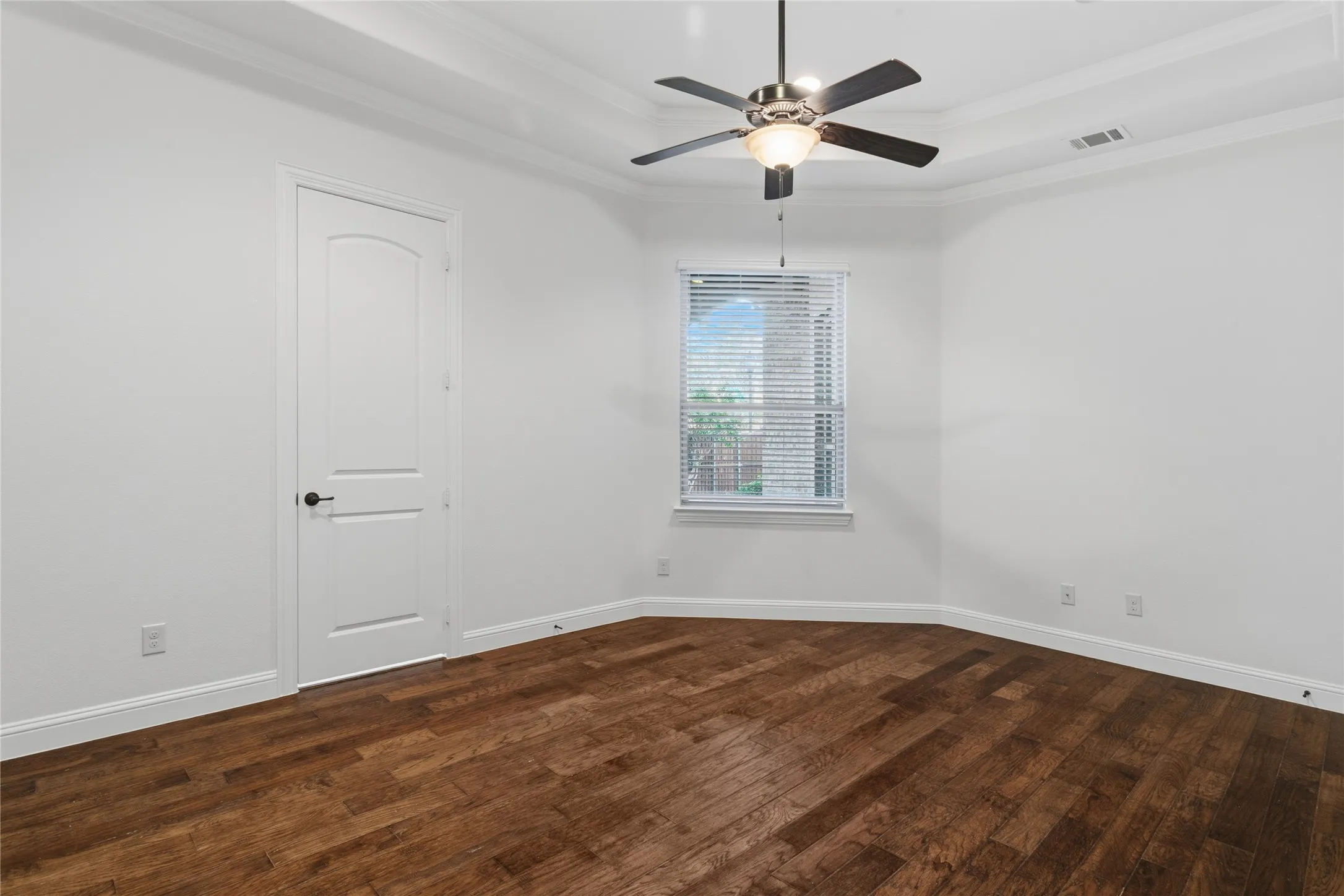 Single Family Residence For Sale in Denton County , 688 Kimblewick Drive, Frisco, Texas 75036, 3 Bedroom, 2 Bathroom, 2 Garage spaces, 1,909 Sqft, built in 2015, mls#21317279, Real Estate Agent in Frisco, Homes For Sale in Denton county, Homes For Sale in Frisco, Realtor in Frisco Texas, Real Estate Brokerage Independent Realty Texas, Luminita Cordes Realtor