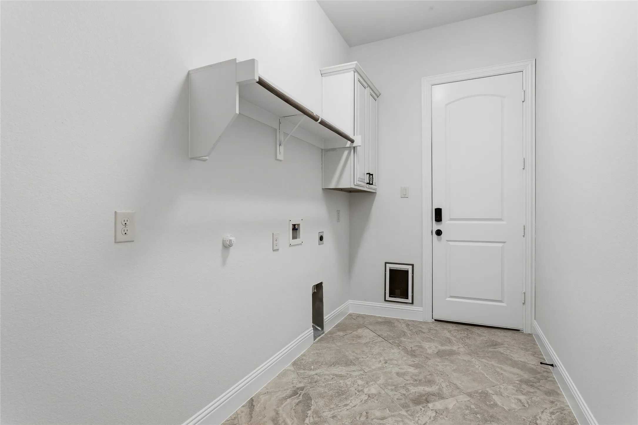 Single Family Residence For Sale in Denton County , 688 Kimblewick Drive, Frisco, Texas 75036, 3 Bedroom, 2 Bathroom, 2 Garage spaces, 1,909 Sqft, built in 2015, mls#21317279, Real Estate Agent in Frisco, Homes For Sale in Denton county, Homes For Sale in Frisco, Realtor in Frisco Texas, Real Estate Brokerage Independent Realty Texas, Luminita Cordes Realtor