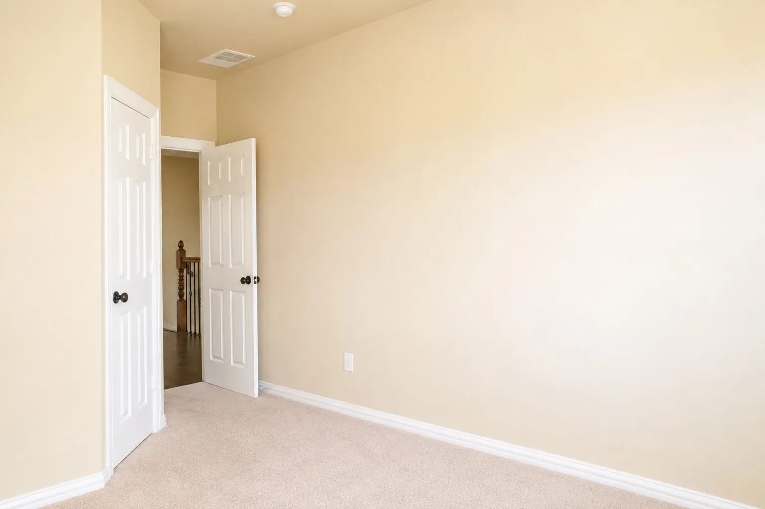 Single Family Residence For Sale in Collin County , 606 Seneca Boulevard, Mc Kinney, Texas 75069, 4 Bedroom, 4 Bathroom, 1 Garage spaces, 2,739 Sqft, built in 2018, mls#21376134, Real Estate Agent in Mc Kinney, Homes For Sale in Collin county, Homes For Sale in Mc Kinney, Realtor in Mc Kinney Texas, Real Estate Brokerage Independent Realty Texas, Luminita Cordes Realtor