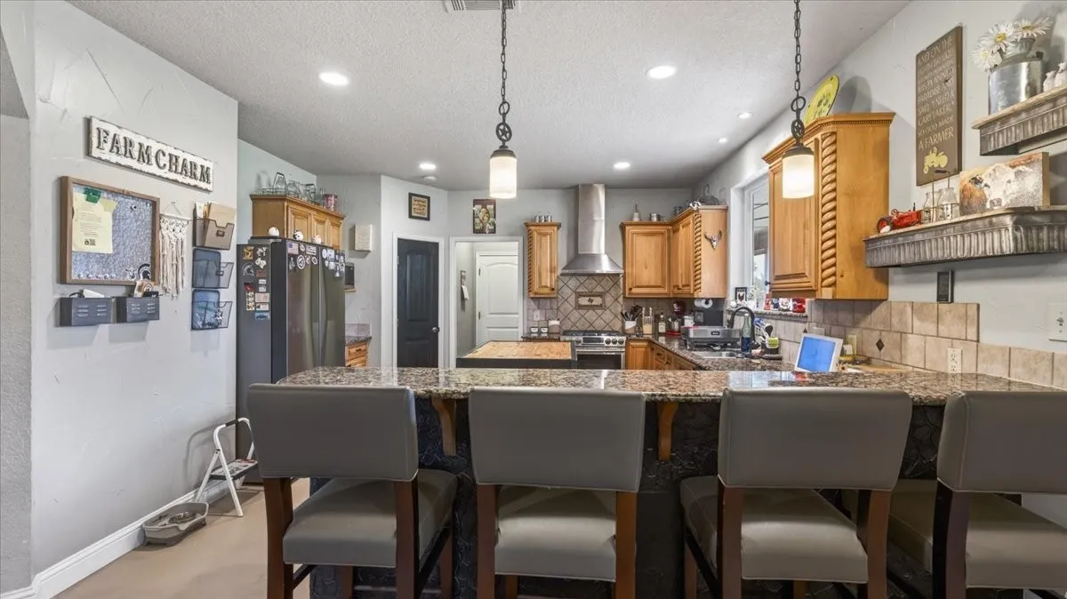 Single Family Residence For Sale in Van Zandt County , 505 VZ County Road 2701, Mabank, Texas 75147, 3 Bedroom, 2 Bathroom, 2 Garage spaces, 2,191 Sqft, built in 2007, mls#21379429, Real Estate Agent in Mabank, Homes For Sale in Van Zandt county, Homes For Sale in Mabank, Realtor in Mabank Texas, Real Estate Brokerage Independent Realty Texas, Luminita Cordes Realtor