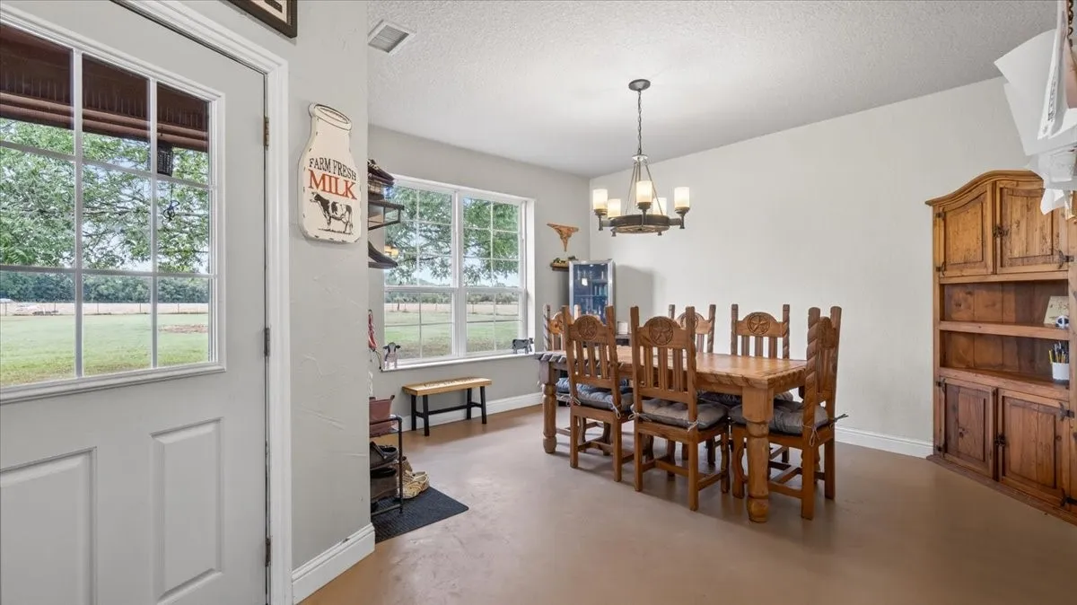 Single Family Residence For Sale in Van Zandt County , 505 VZ County Road 2701, Mabank, Texas 75147, 3 Bedroom, 2 Bathroom, 2 Garage spaces, 2,191 Sqft, built in 2007, mls#21379429, Real Estate Agent in Mabank, Homes For Sale in Van Zandt county, Homes For Sale in Mabank, Realtor in Mabank Texas, Real Estate Brokerage Independent Realty Texas, Luminita Cordes Realtor