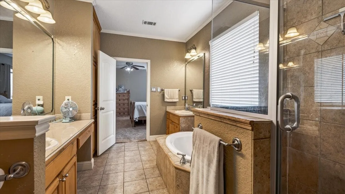 Single Family Residence For Sale in Van Zandt County , 505 VZ County Road 2701, Mabank, Texas 75147, 3 Bedroom, 2 Bathroom, 2 Garage spaces, 2,191 Sqft, built in 2007, mls#21379429, Real Estate Agent in Mabank, Homes For Sale in Van Zandt county, Homes For Sale in Mabank, Realtor in Mabank Texas, Real Estate Brokerage Independent Realty Texas, Luminita Cordes Realtor