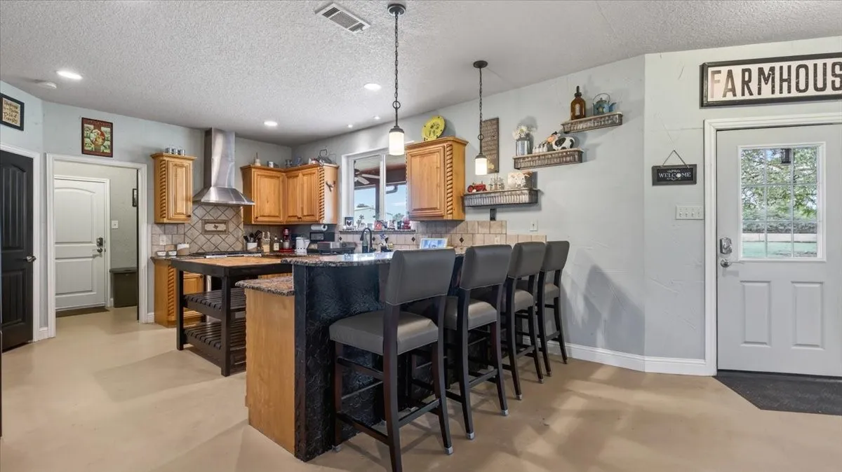 Single Family Residence For Sale in Van Zandt County , 505 VZ County Road 2701, Mabank, Texas 75147, 3 Bedroom, 2 Bathroom, 2 Garage spaces, 2,191 Sqft, built in 2007, mls#21379429, Real Estate Agent in Mabank, Homes For Sale in Van Zandt county, Homes For Sale in Mabank, Realtor in Mabank Texas, Real Estate Brokerage Independent Realty Texas, Luminita Cordes Realtor