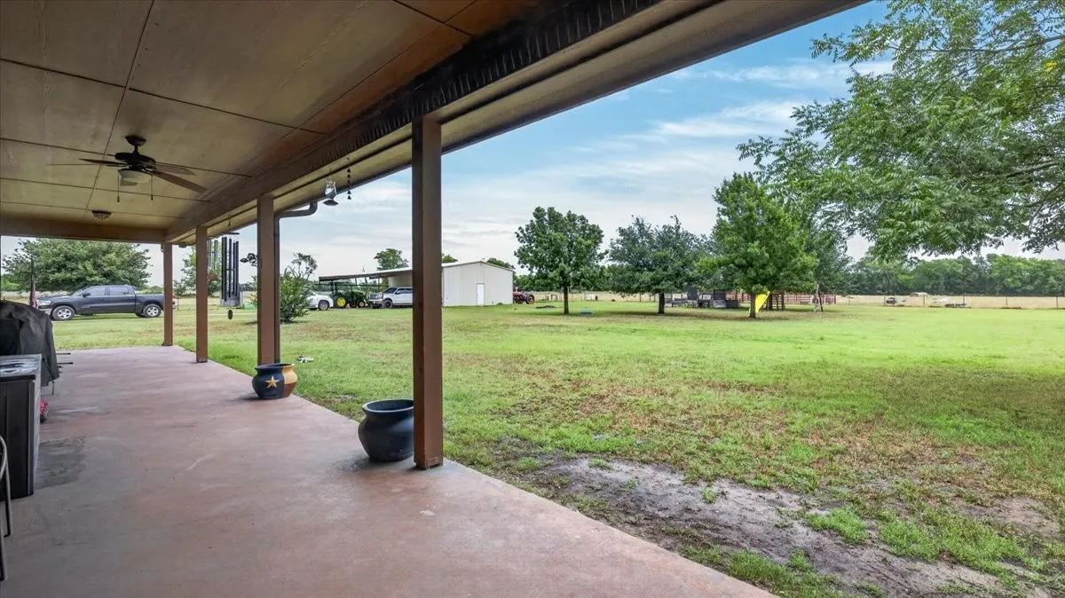 Single Family Residence For Sale in Van Zandt County , 505 VZ County Road 2701, Mabank, Texas 75147, 3 Bedroom, 2 Bathroom, 2 Garage spaces, 2,191 Sqft, built in 2007, mls#21379429, Real Estate Agent in Mabank, Homes For Sale in Van Zandt county, Homes For Sale in Mabank, Realtor in Mabank Texas, Real Estate Brokerage Independent Realty Texas, Luminita Cordes Realtor