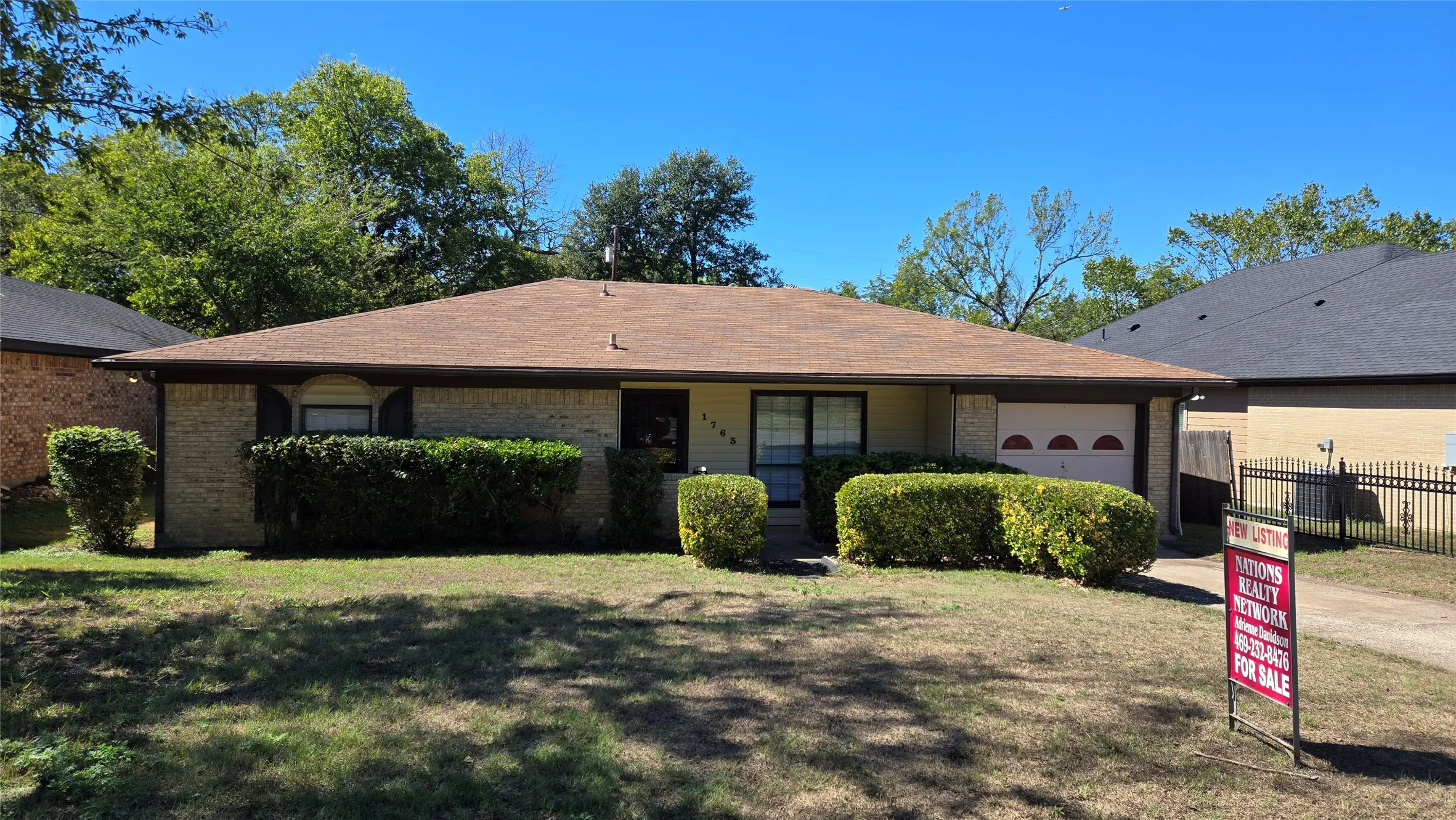 Single Family Residence For Sale in Dallas County , 1763 Meadow Crest Lane, Duncanville, Texas 75137, 3 Bedroom, 2 Bathroom, 1 Garage spaces, 1,192 Sqft, built in 1971, mls#21361619, Real Estate Agent in Duncanville, Homes For Sale in Dallas county, Homes For Sale in Duncanville, Realtor in Duncanville Texas, Real Estate Brokerage Independent Realty Texas, Luminita Cordes Realtor