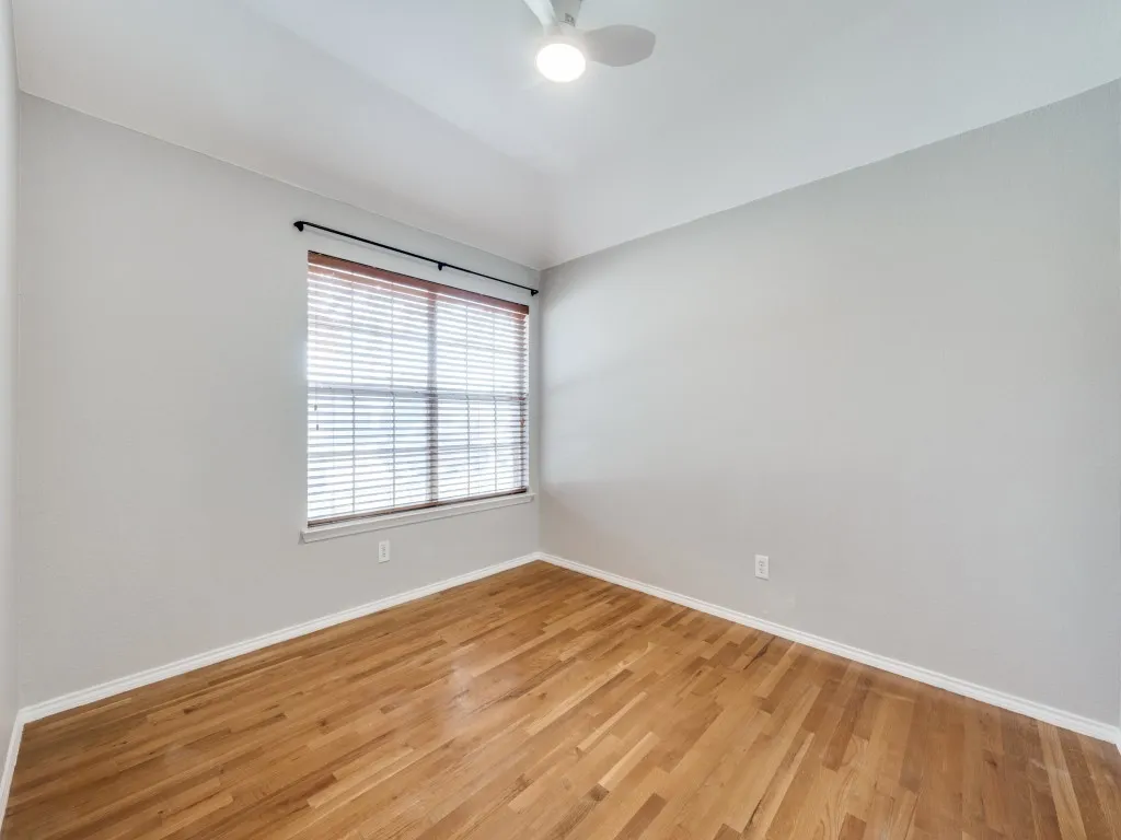 Secondary bedroom