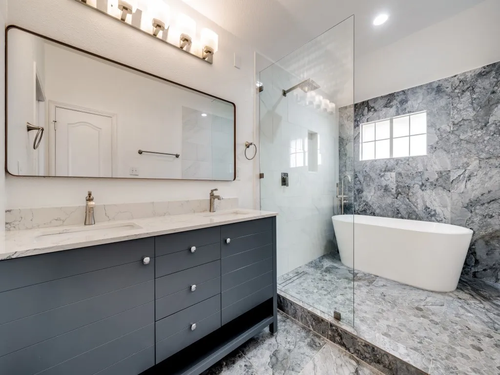 Ensuite Updated Primary bathroom.