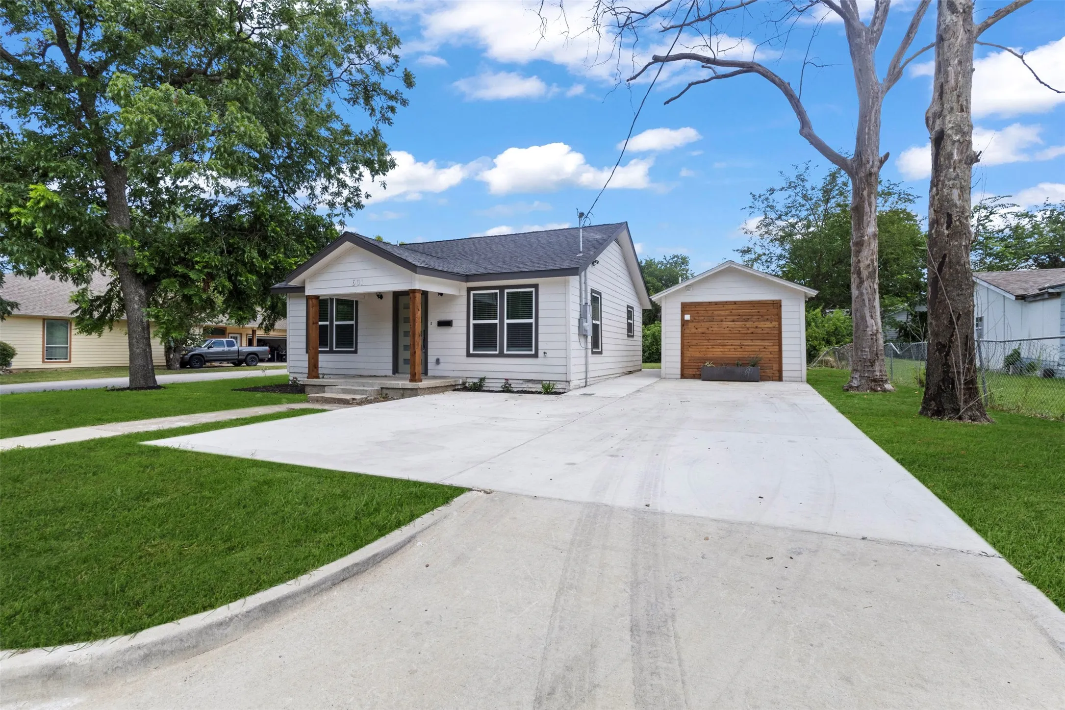 Single Family Residence For Rent in Collin County , 601 Pearson Avenue B, Mc Kinney, Texas 75069, 1 Bedroom, 1 Bathroom, Garage spaces, 500 Sqft, built in 1965, mls#21378713, Real Estate Agent in Mc Kinney, Homes For Rent in Collin county, Homes For Rent in Mc Kinney, Realtor in Mc Kinney Texas, Real Estate Brokerage Independent Realty Texas, Luminita Cordes Realtor
