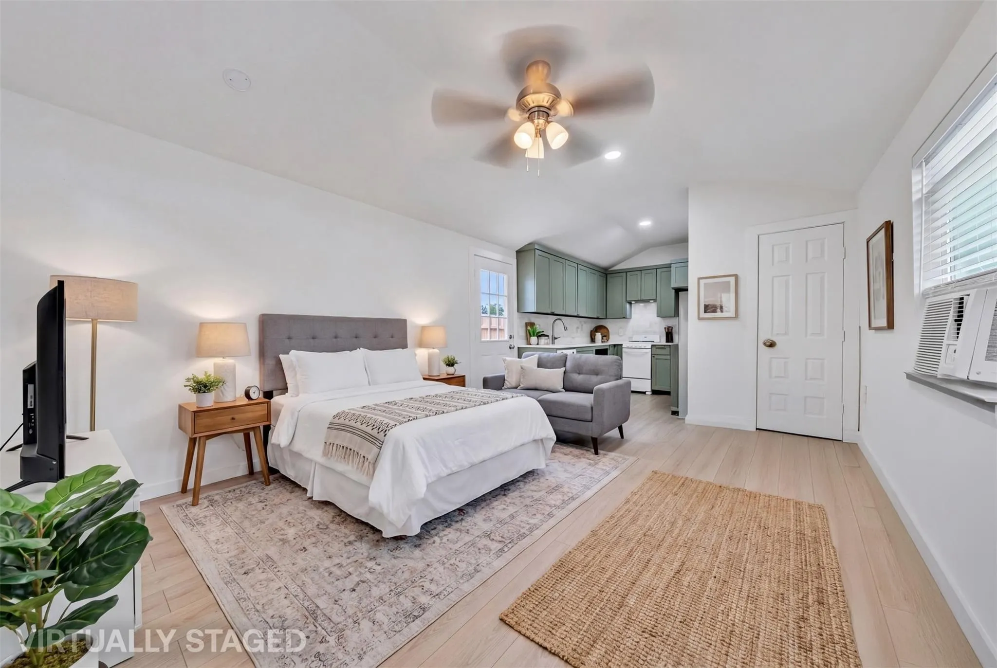 Single Family Residence For Rent in Collin County , 601 Pearson Avenue B, Mc Kinney, Texas 75069, 1 Bedroom, 1 Bathroom, Garage spaces, 500 Sqft, built in 1965, mls#21378713, Real Estate Agent in Mc Kinney, Homes For Rent in Collin county, Homes For Rent in Mc Kinney, Realtor in Mc Kinney Texas, Real Estate Brokerage Independent Realty Texas, Luminita Cordes Realtor