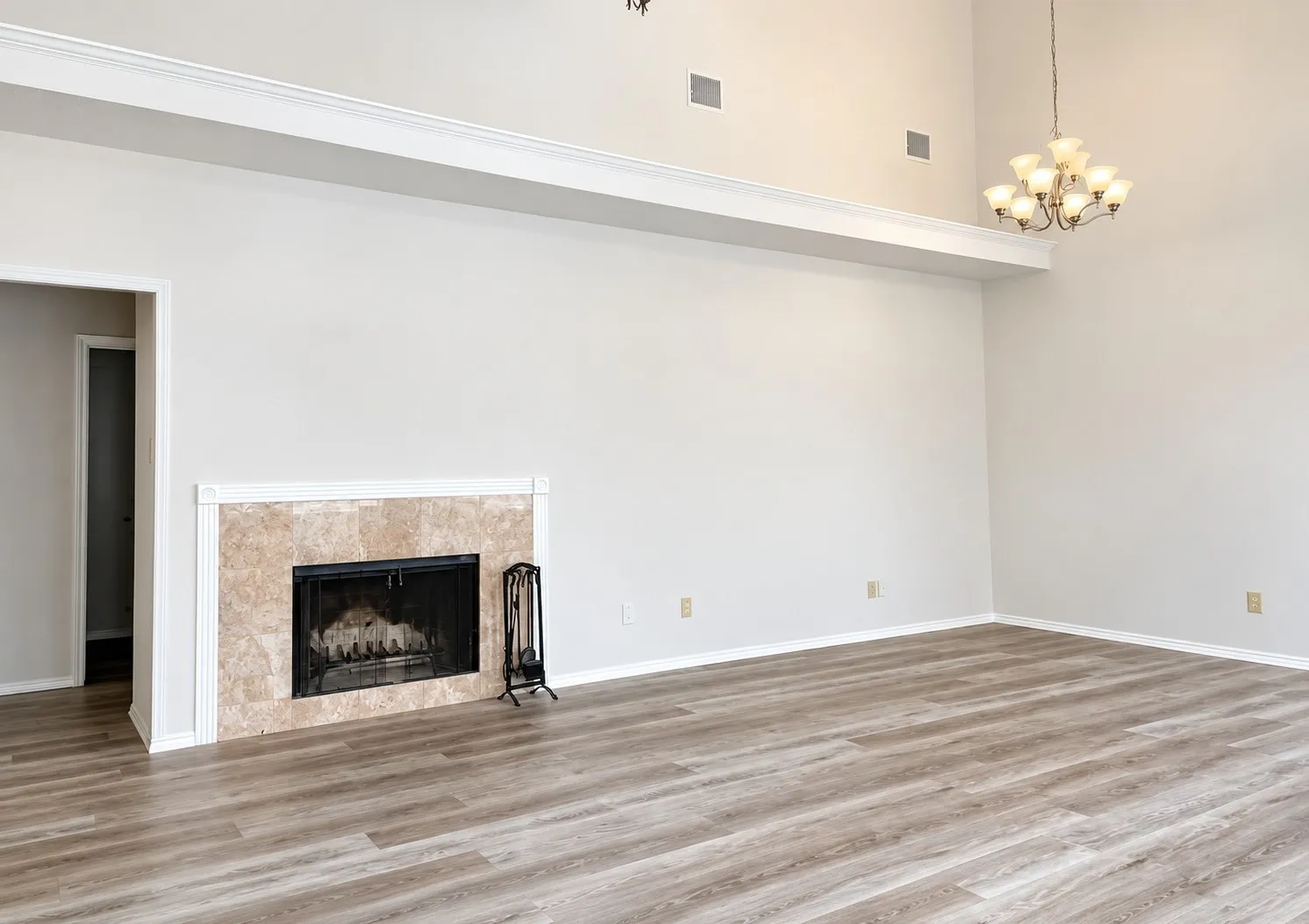 Single Family Residence For Rent in Dallas County , 5026 Hearthcrest Drive, Garland, Texas 75044, 3 Bedroom, 3 Bathroom, 2 Garage spaces, 1,418 Sqft, built in 1986, mls#21378027, Real Estate Agent in Garland, Homes For Rent in Dallas county, Homes For Rent in Garland, Realtor in Garland Texas, Real Estate Brokerage Independent Realty Texas, Luminita Cordes Realtor