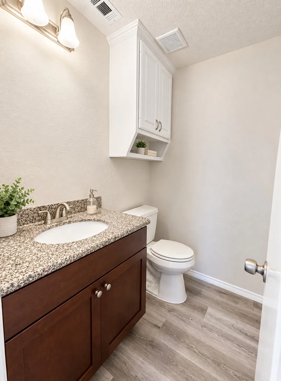Single Family Residence For Rent in Dallas County , 5026 Hearthcrest Drive, Garland, Texas 75044, 3 Bedroom, 3 Bathroom, 2 Garage spaces, 1,418 Sqft, built in 1986, mls#21378027, Real Estate Agent in Garland, Homes For Rent in Dallas county, Homes For Rent in Garland, Realtor in Garland Texas, Real Estate Brokerage Independent Realty Texas, Luminita Cordes Realtor