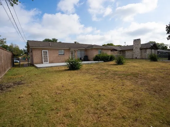 spacious yard