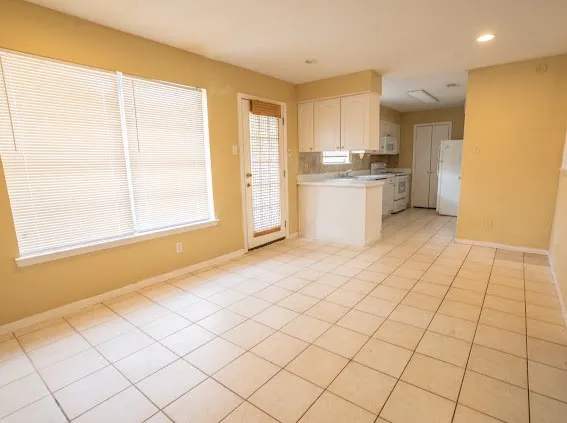 space for eat in kitchen table