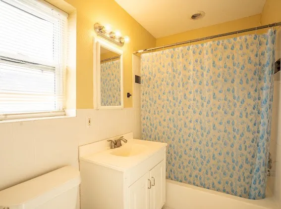 full bath with tub