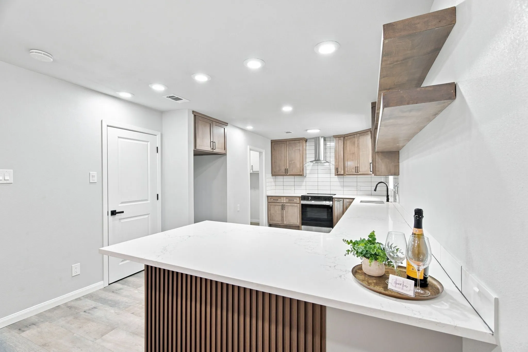 Single Family Residence For Sale in Tarrant County , 912 Kelley Drive, Everman, Texas 76140, 3 Bedroom, 2 Bathroom, Garage spaces, 1,925 Sqft, built in 1968, mls#21379443, Real Estate Agent in Everman, Homes For Sale in Tarrant county, Homes For Sale in Everman, Realtor in Everman Texas, Real Estate Brokerage Independent Realty Texas, Luminita Cordes Realtor