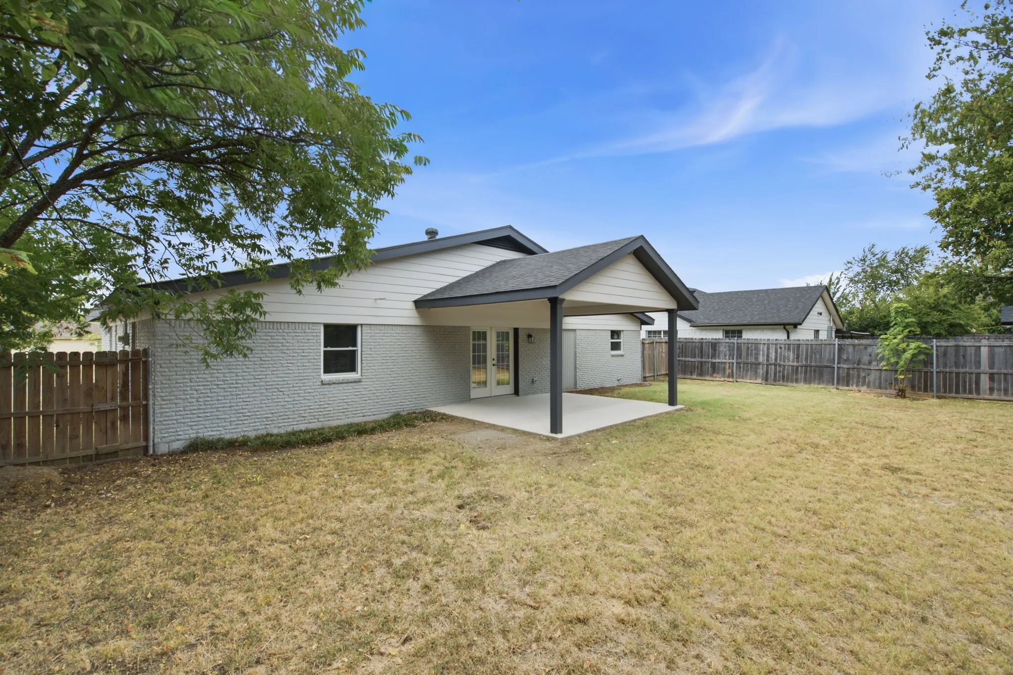 Single Family Residence For Sale in Tarrant County , 912 Kelley Drive, Everman, Texas 76140, 3 Bedroom, 2 Bathroom, Garage spaces, 1,925 Sqft, built in 1968, mls#21379443, Real Estate Agent in Everman, Homes For Sale in Tarrant county, Homes For Sale in Everman, Realtor in Everman Texas, Real Estate Brokerage Independent Realty Texas, Luminita Cordes Realtor