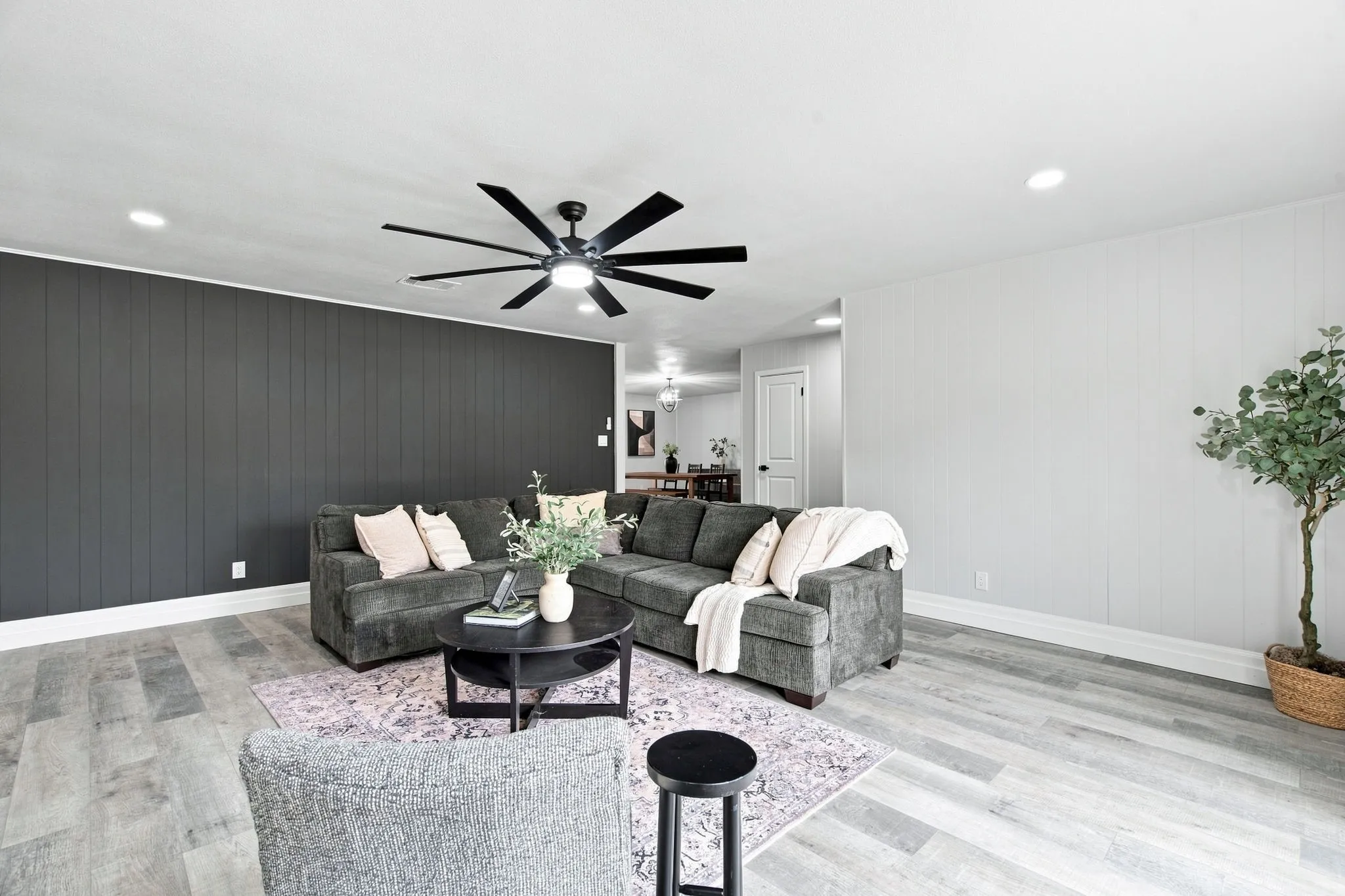 Single Family Residence For Sale in Tarrant County , 912 Kelley Drive, Everman, Texas 76140, 3 Bedroom, 2 Bathroom, Garage spaces, 1,925 Sqft, built in 1968, mls#21379443, Real Estate Agent in Everman, Homes For Sale in Tarrant county, Homes For Sale in Everman, Realtor in Everman Texas, Real Estate Brokerage Independent Realty Texas, Luminita Cordes Realtor