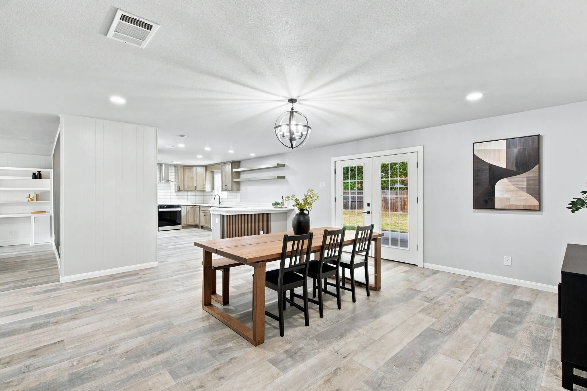 Single Family Residence For Sale in Tarrant County , 912 Kelley Drive, Everman, Texas 76140, 3 Bedroom, 2 Bathroom, Garage spaces, 1,925 Sqft, built in 1968, mls#21379443, Real Estate Agent in Everman, Homes For Sale in Tarrant county, Homes For Sale in Everman, Realtor in Everman Texas, Real Estate Brokerage Independent Realty Texas, Luminita Cordes Realtor