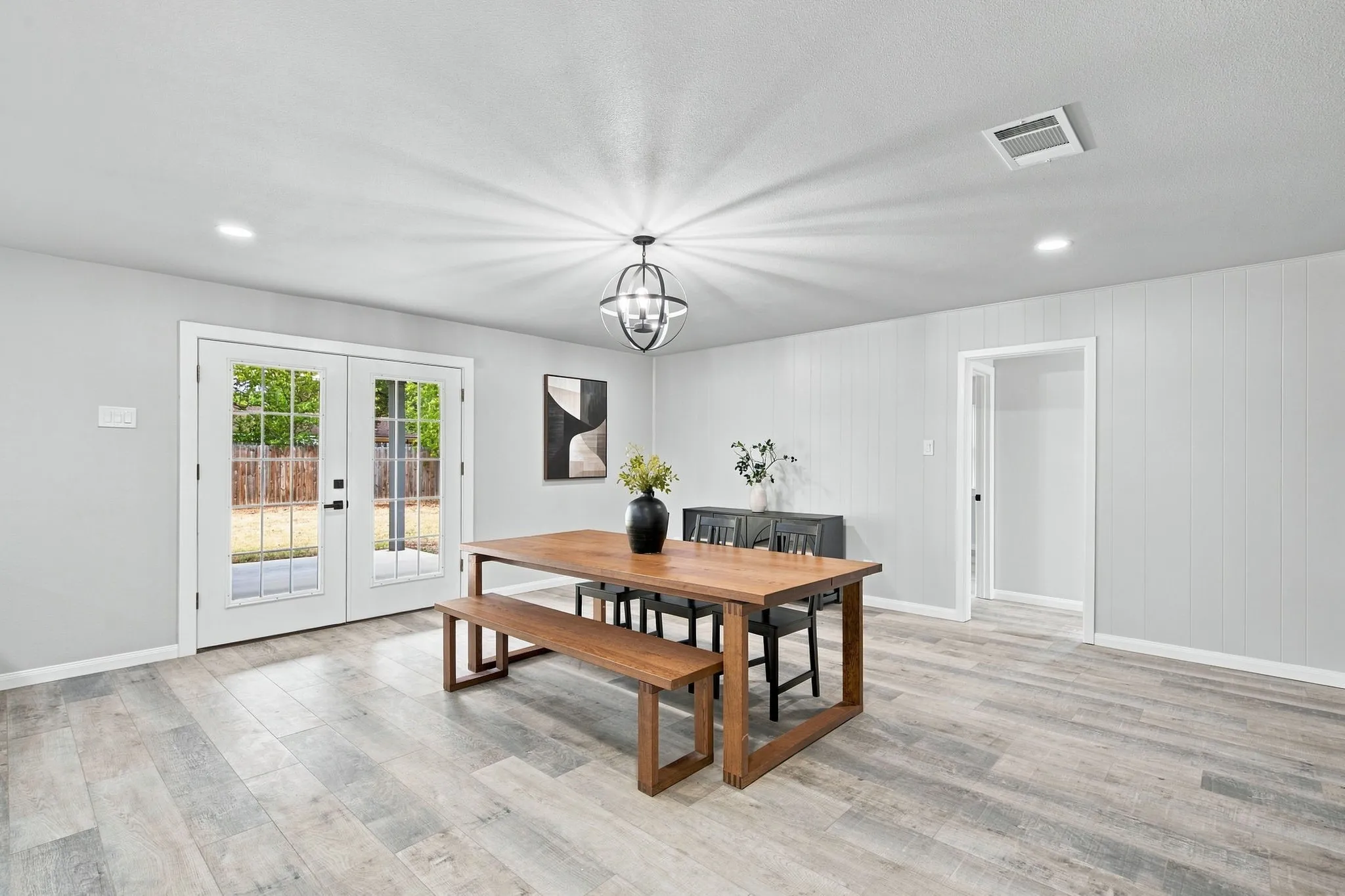 Single Family Residence For Sale in Tarrant County , 912 Kelley Drive, Everman, Texas 76140, 3 Bedroom, 2 Bathroom, Garage spaces, 1,925 Sqft, built in 1968, mls#21379443, Real Estate Agent in Everman, Homes For Sale in Tarrant county, Homes For Sale in Everman, Realtor in Everman Texas, Real Estate Brokerage Independent Realty Texas, Luminita Cordes Realtor